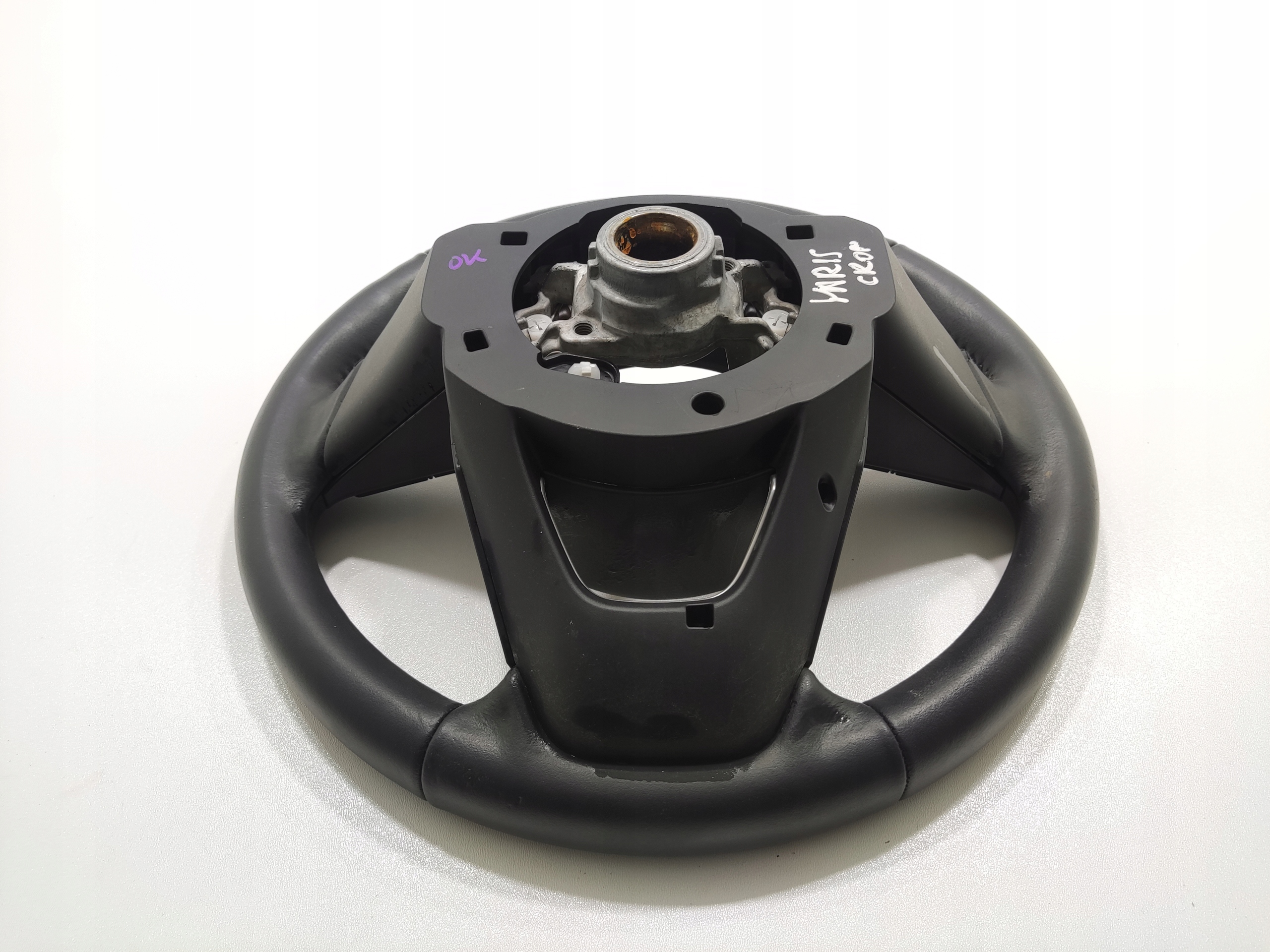 VOLANT MULTIFUNKCIA OVLADACIE GOMBIKY TOYOTA YARIS CROSS 2020-2025