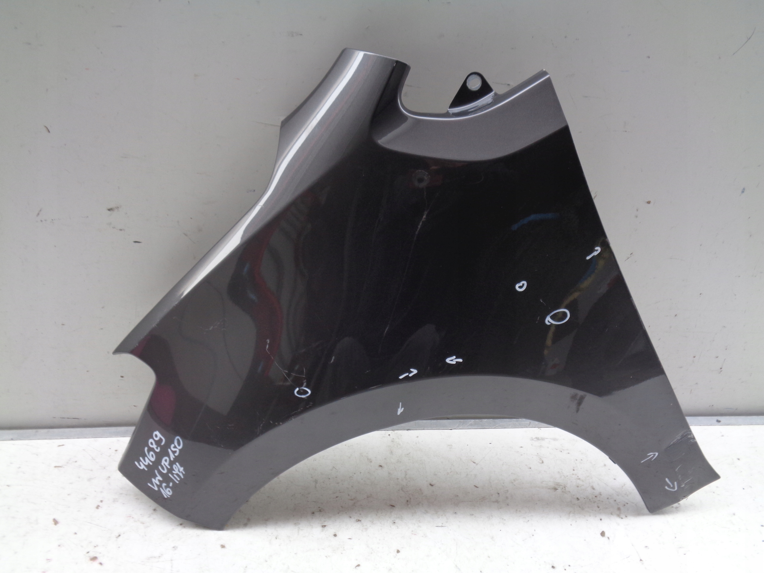 ĽAVÝ PREDNÝ BLATNÍK VW UP 1S 1S0 16- LIFT NR 44689