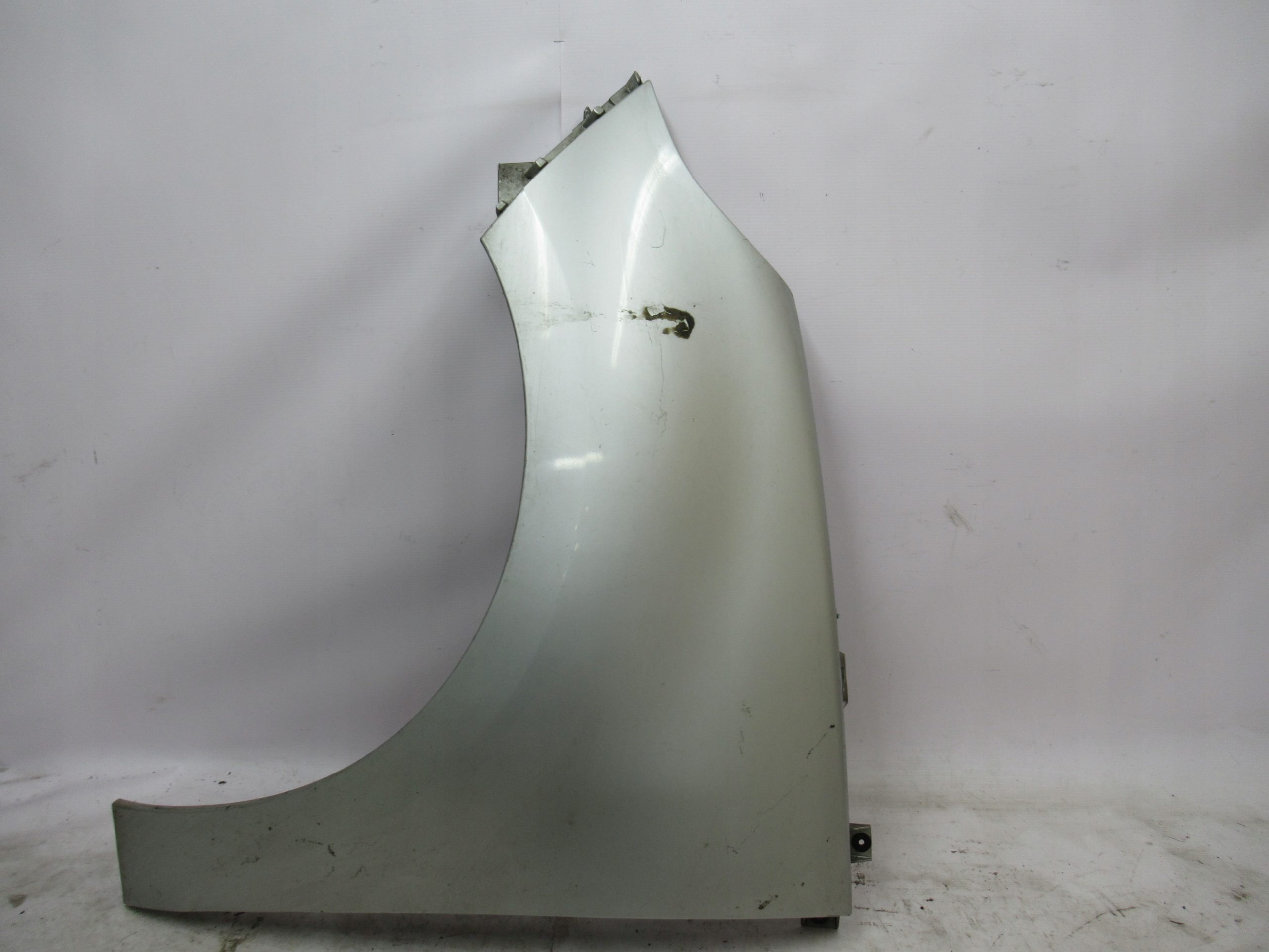 ĽAVÝ PREDNÝ BLATNÍK RENAULT SCENIC III 3