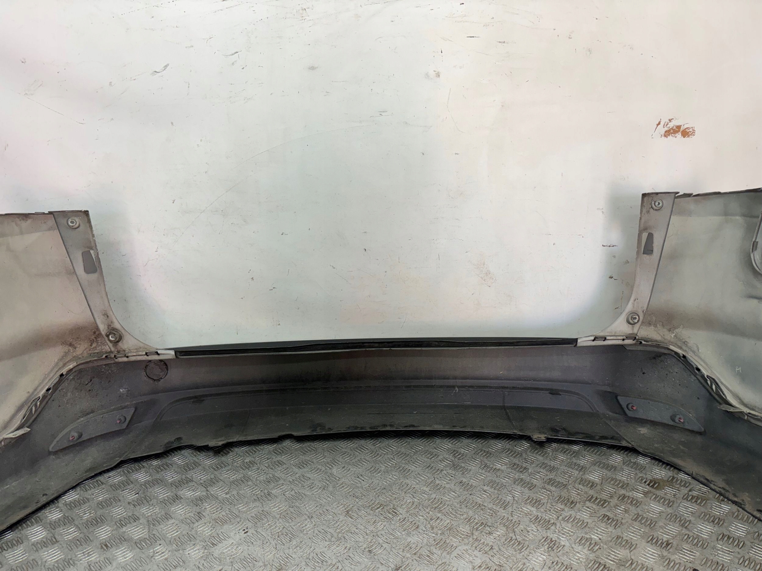 ZADNÝ NÁRAZNÍK FORD FOCUS 3 III MK3 KOMBI 10-
