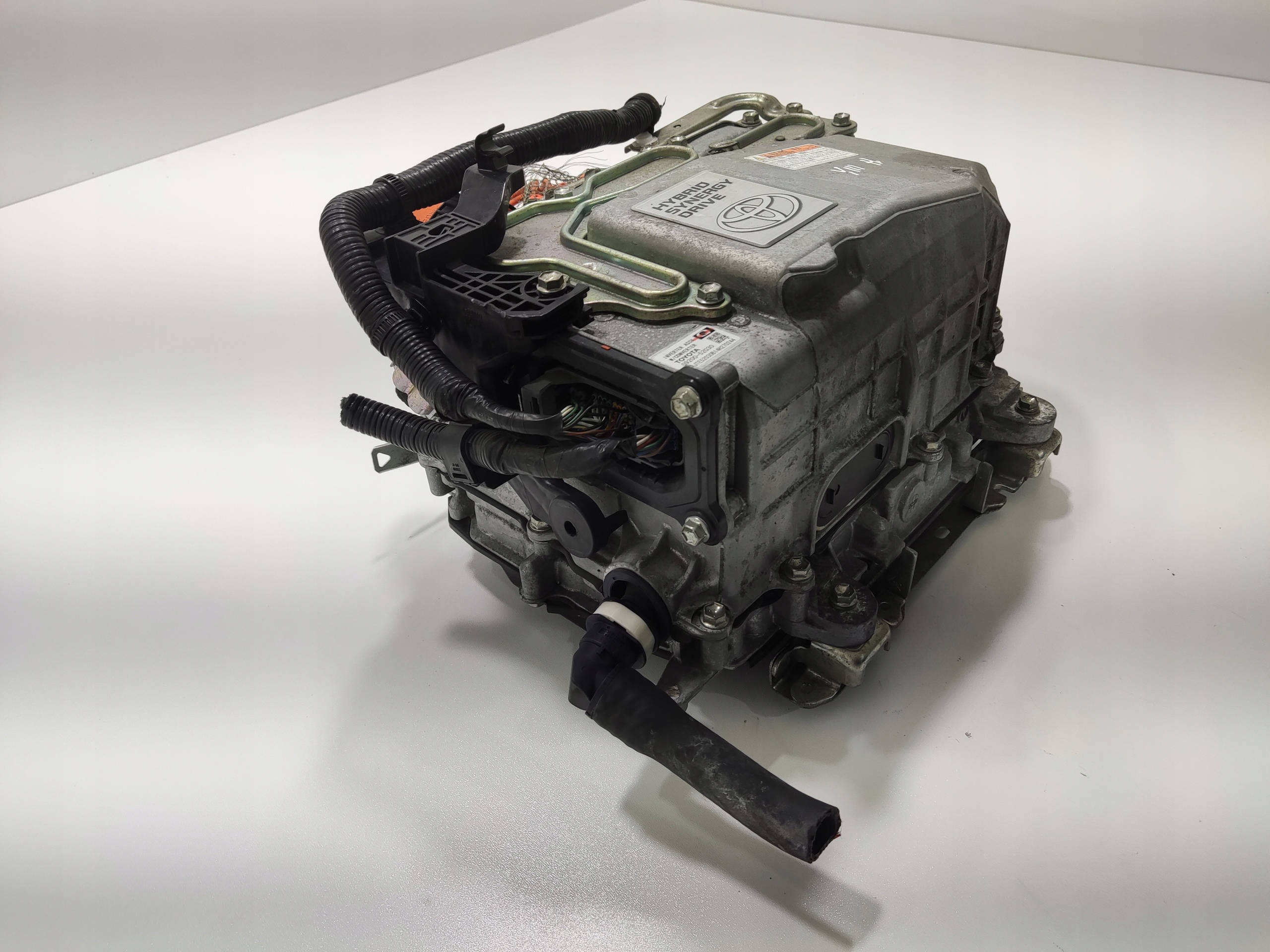 INVERTOR KONVERTOR TOYOTA YARIS III 1.5 HYBRID 2014-2017 LIFT G9200-52030