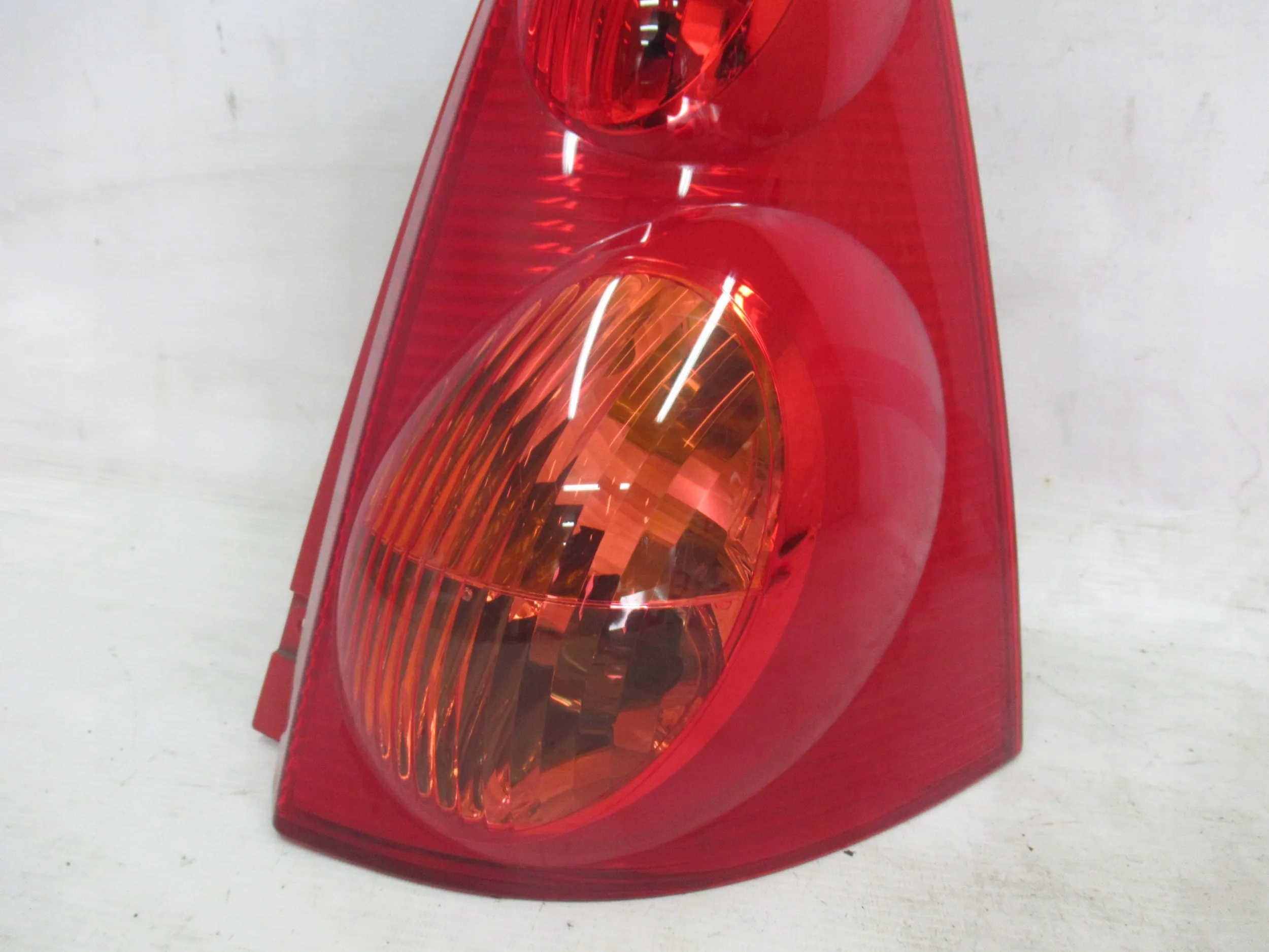 PRAVÉ ZADNÉ SVETLO PEUGEOT 107 CITROEN C1