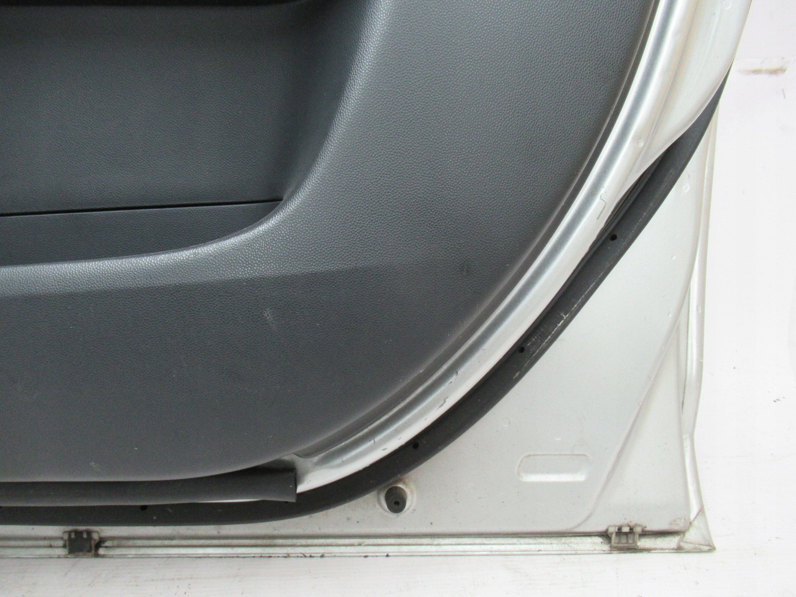 PRAVÉ PREDNÉ DVERE MAZDA 3 BK HB 03-