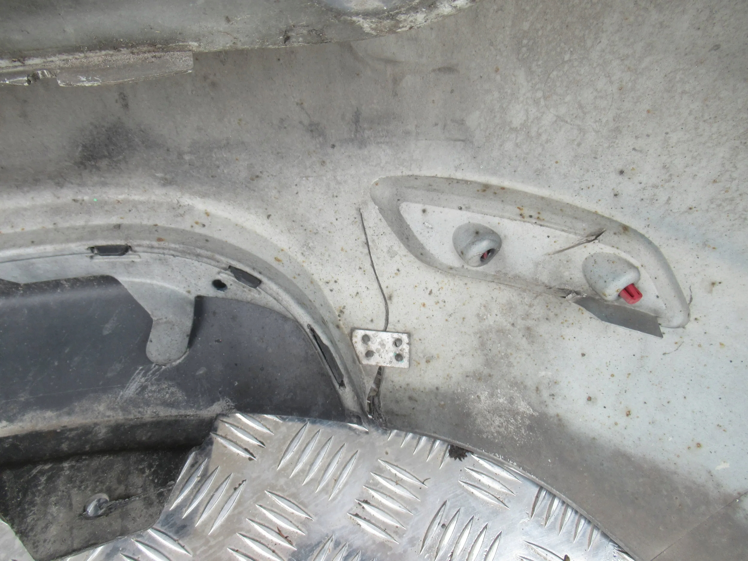 ZADNÝ NÁRAZNÍK FORD FOCUS 2 MK2 KOMBI LIFT 08-