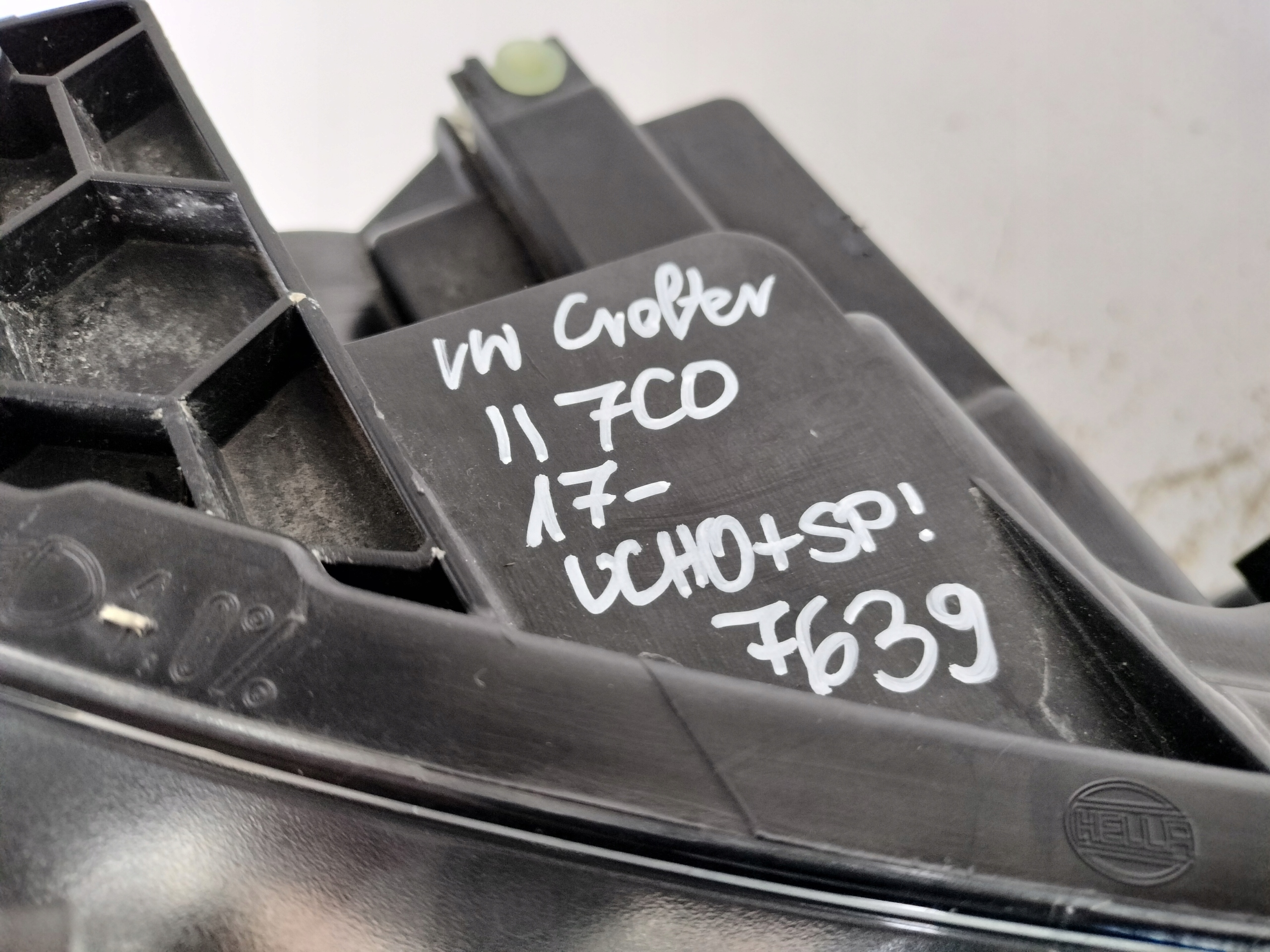 PRAVE PREDNE SVETLO VW CRAFTER 7C 7C0 17-