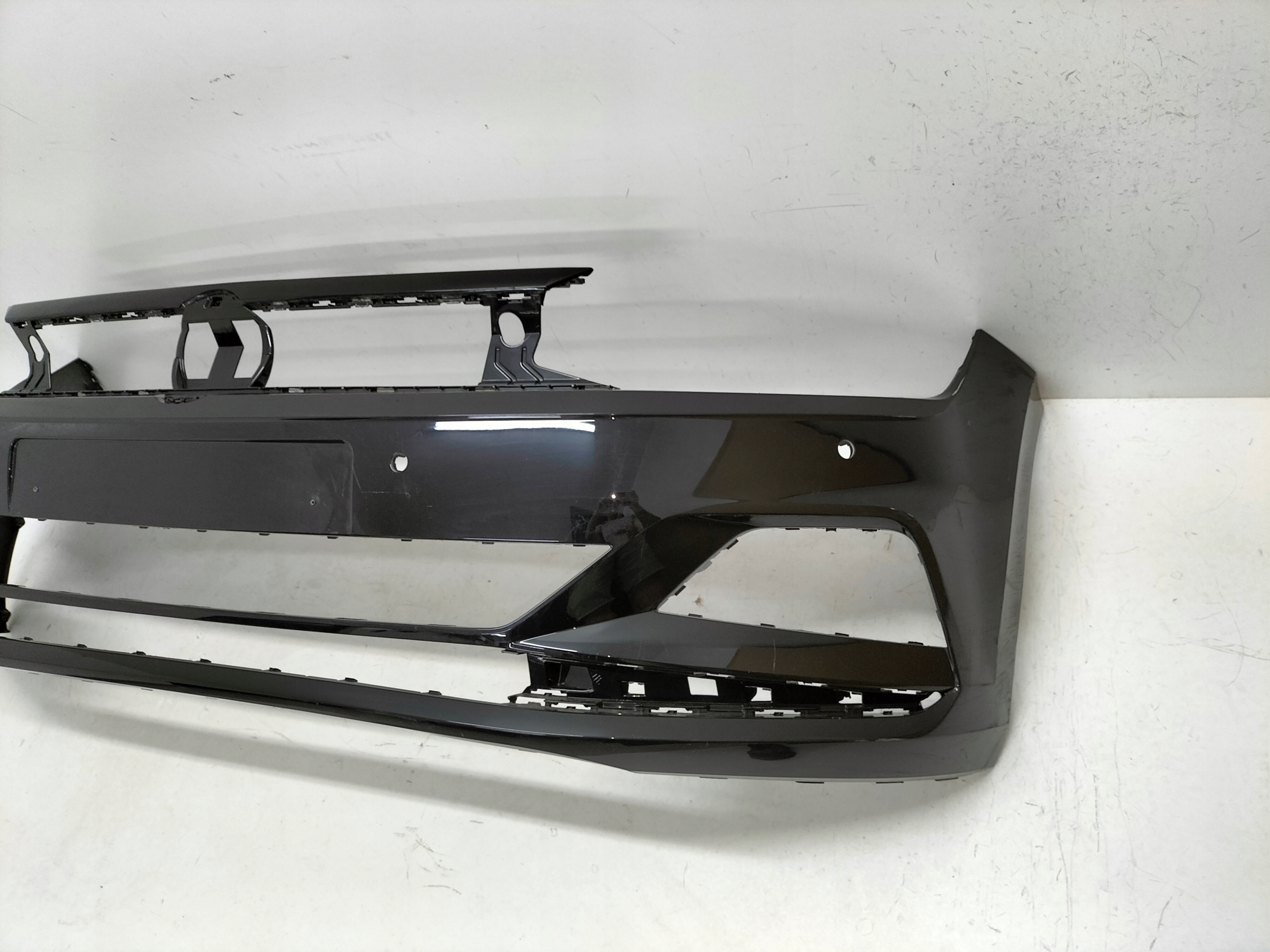 PREDNÝ NÁRAZNÍK VW POLO VI 2G0 17-