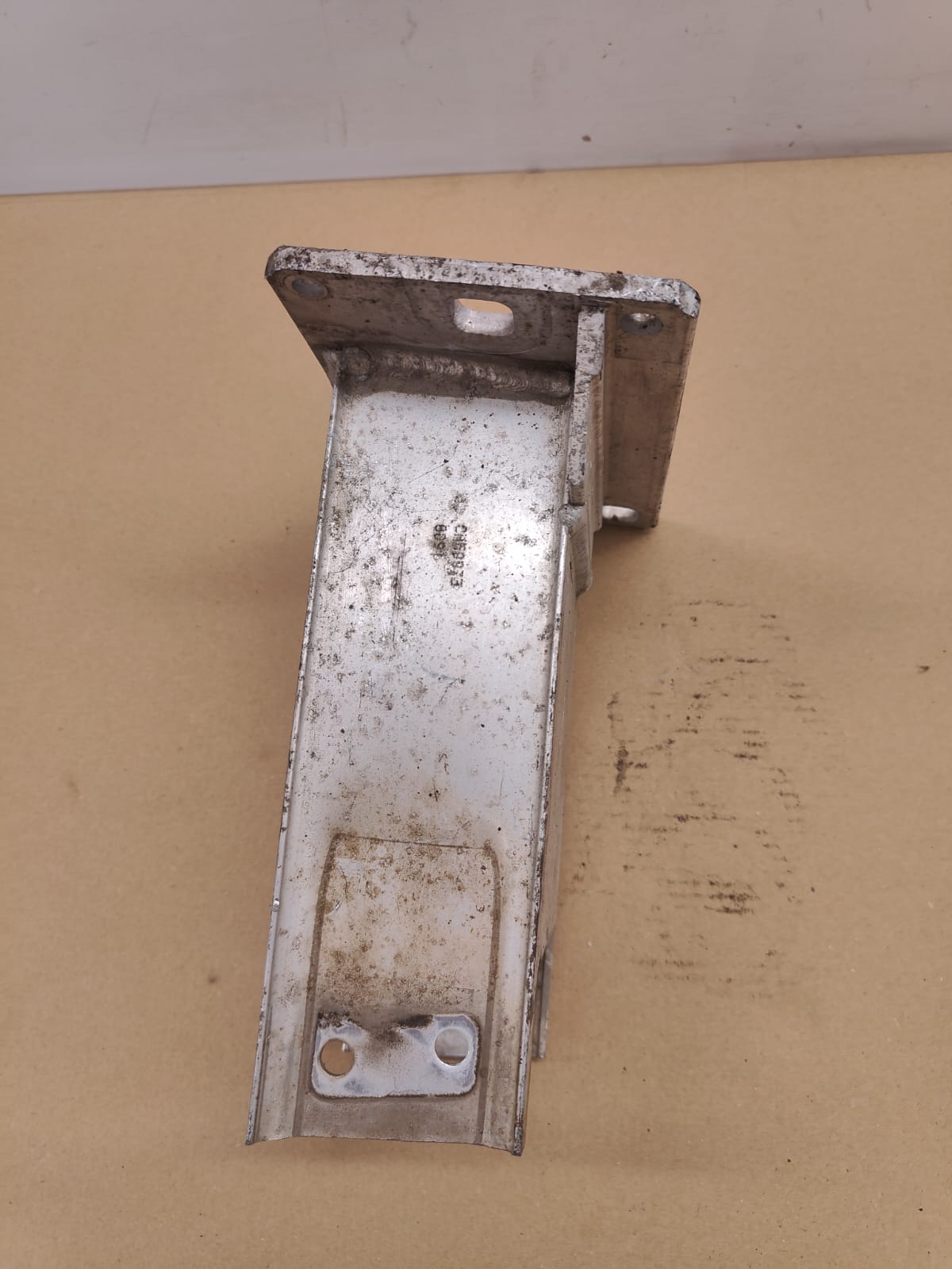 Audi a4 b8 a5 8k0807133b ABSORBER NÁRAZU ĽAVÝ PREDNÝ