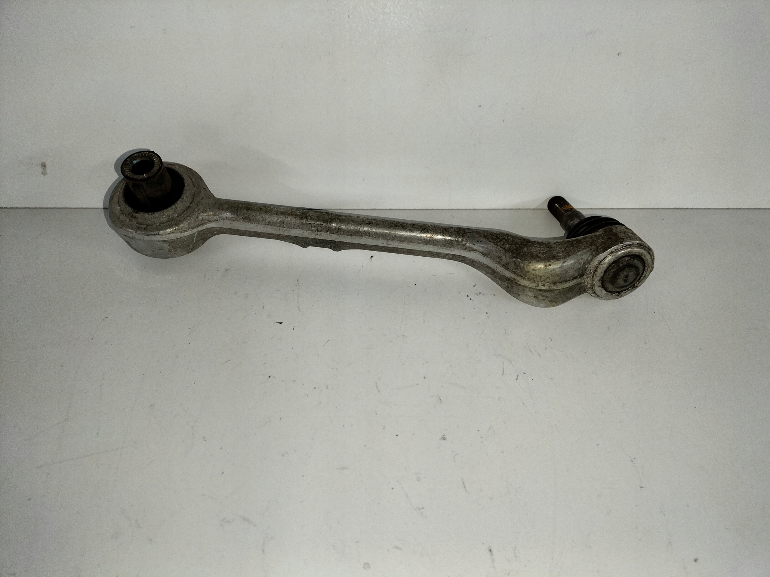 LAVE PREDNE SPODNÉ RAMENO BMW 1 E81 E87 E88 04- BMW 3 E90 E91 04-