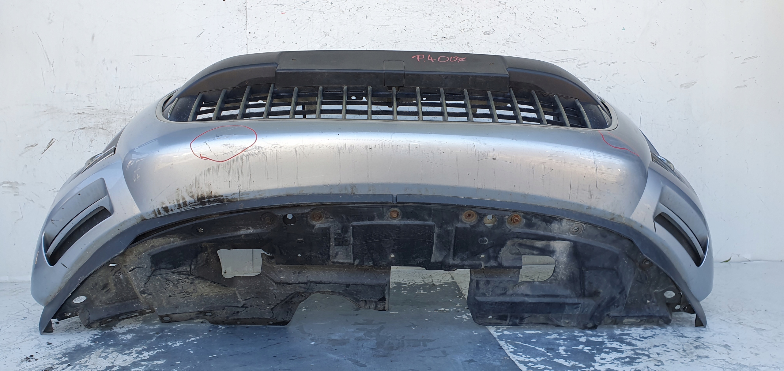 Peugeot 4007 PREDNÝ NÁRAZNÍK