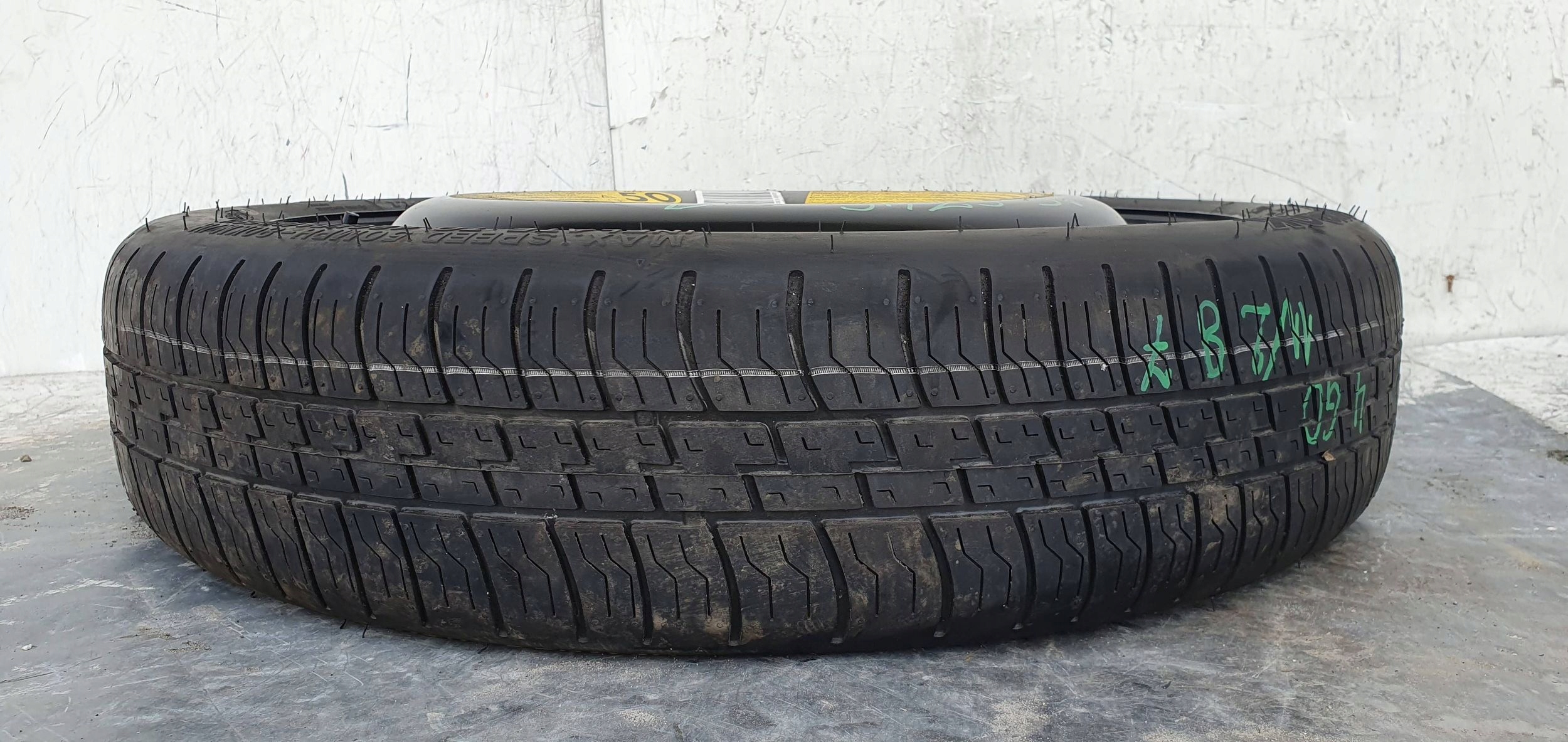 Audi A6 C7 4G0601010B REZERVA DOJAZDOVE KOLESO R20