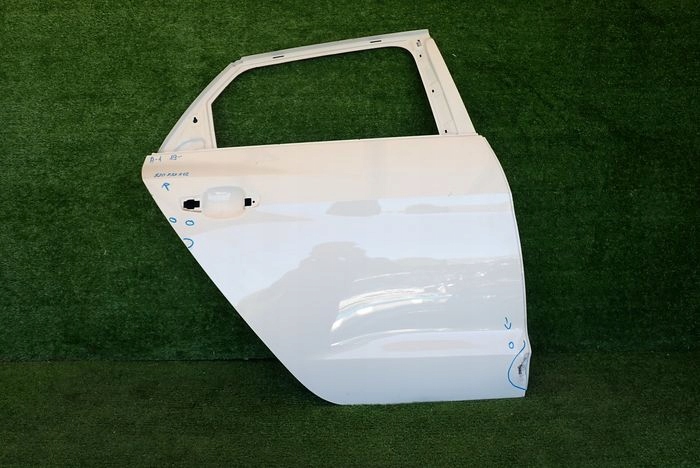 AUDI A1 82A 19- PRAVE ZADNE DVERE