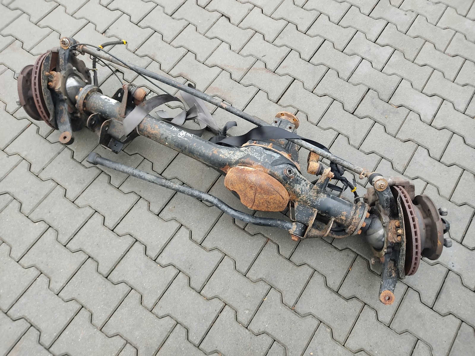 PREDNY DIFERENCIAL LAND ROVER DEFENDER 2.2 2.4 TDCI BEZ ABS 2007-2014