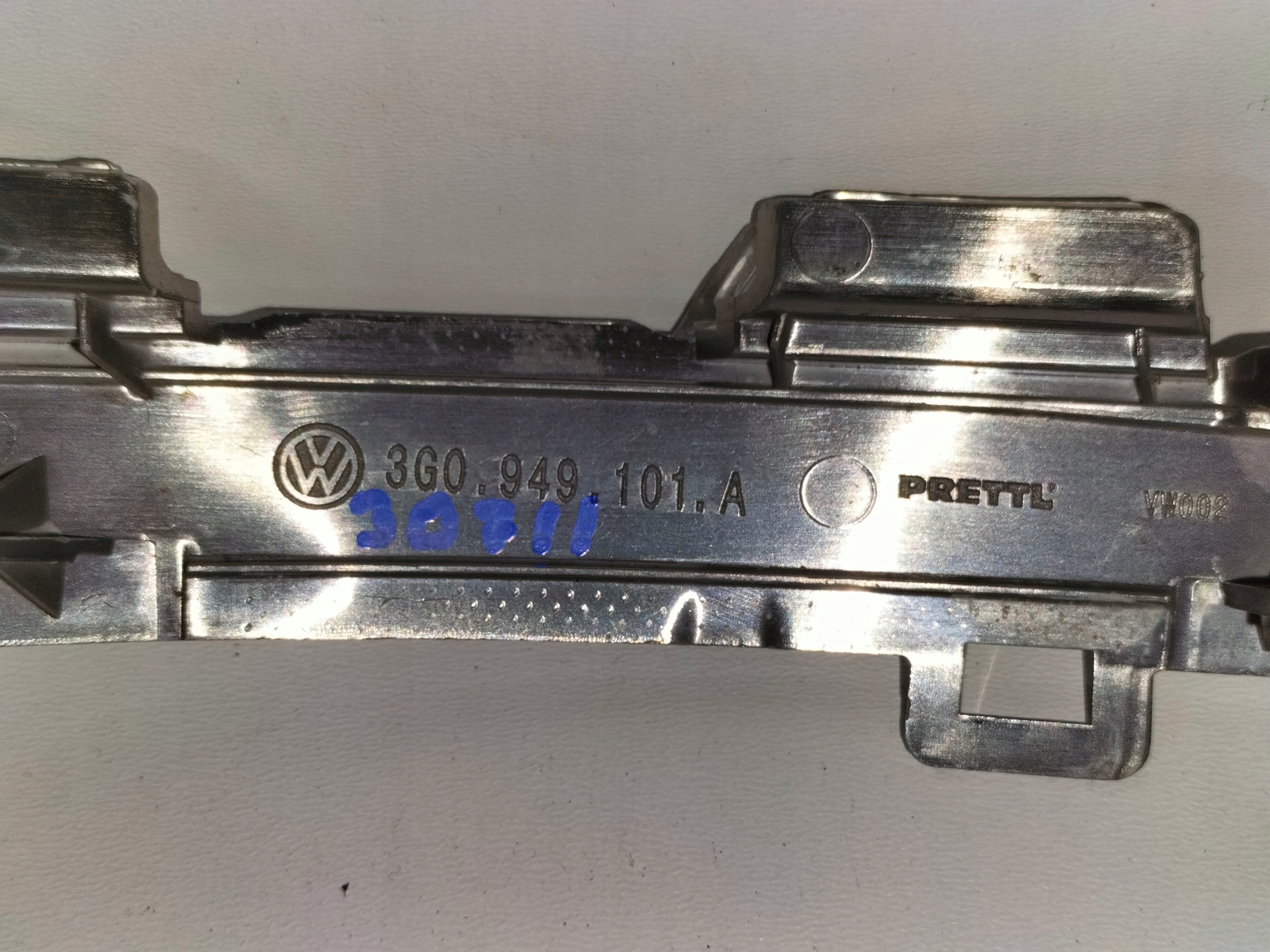 LAVA SMEROVKA V ZRKADLE VW PASSAT B8 14-