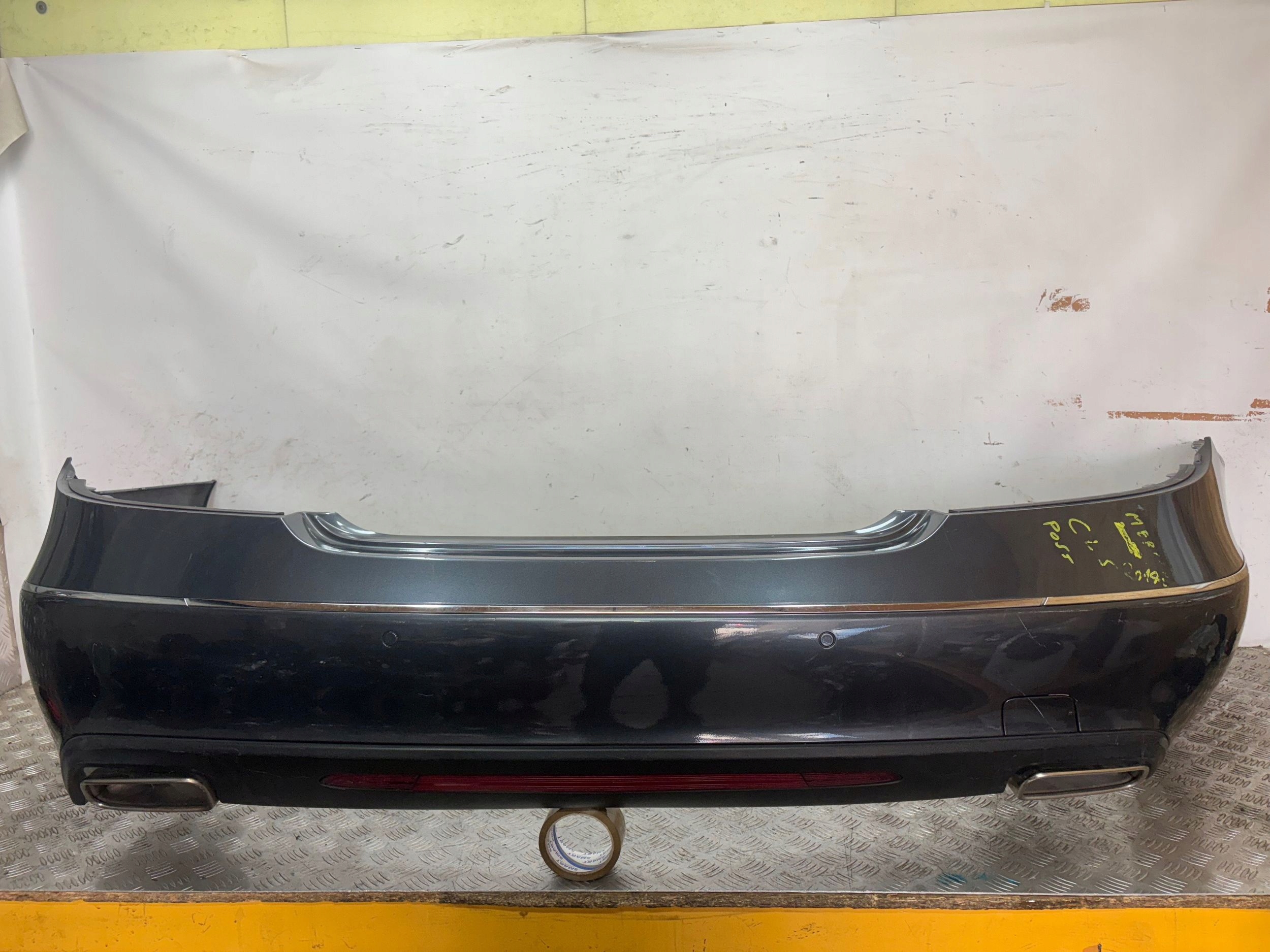 ZADNÝ NÁRAZNÍK MERCEDES CLS KOMBI W218 6XPDC