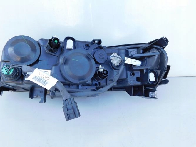 VOLVO V70 XC70 LIFT PRAVE PREDNE SVETLO