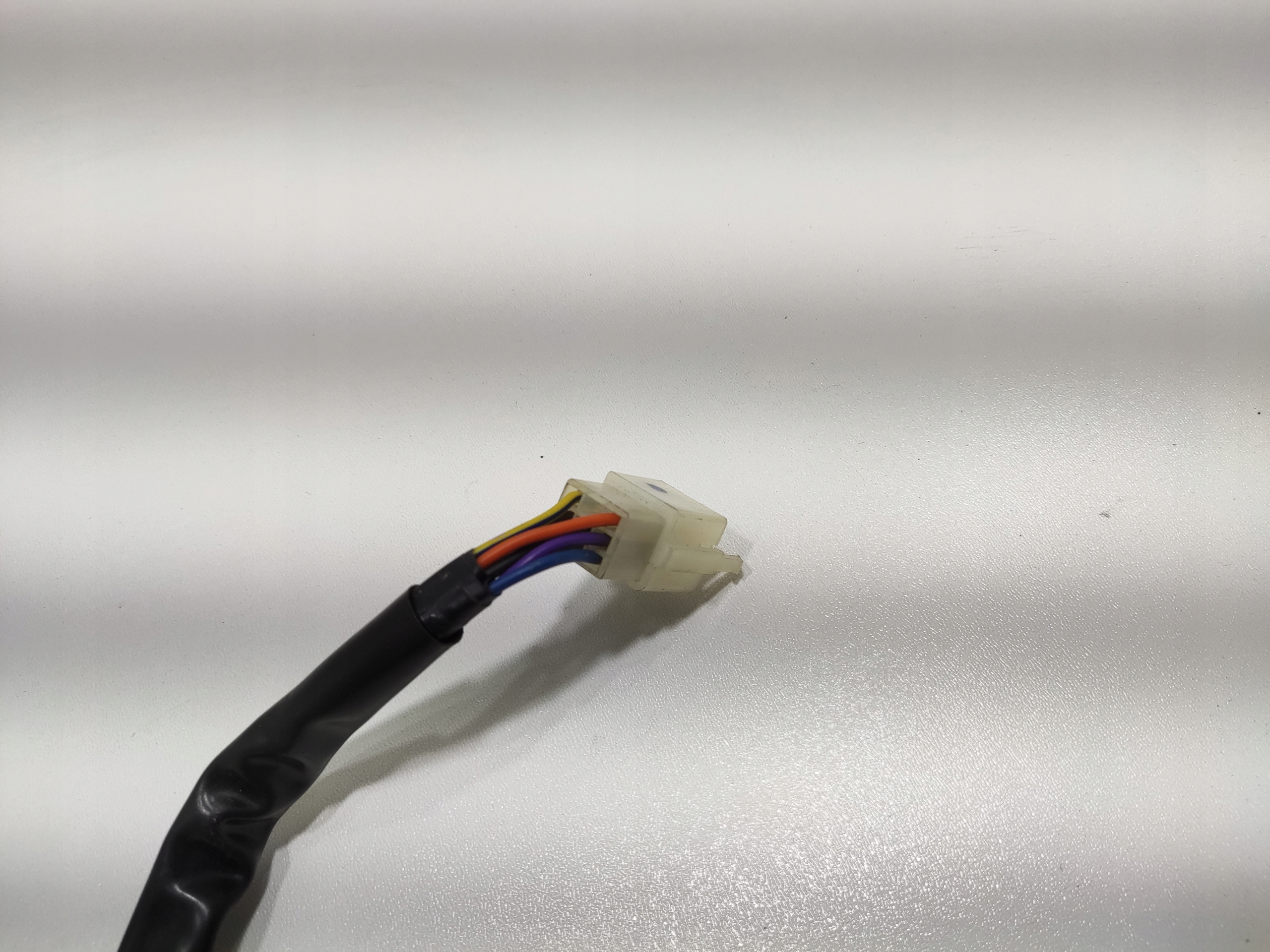 VYPÍNAČ LAVY KLAKSON PÁČKA LAVA PEUGEOT METROPOLIS RS 400 2013-2018