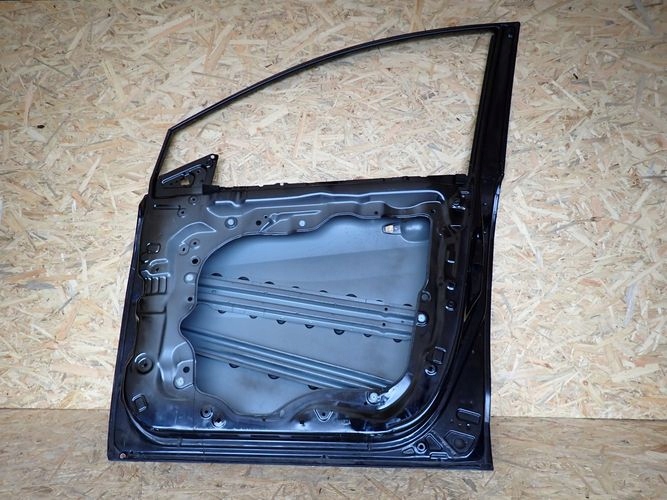 MAZDA 5 LIFT 10- PRAVE PREDNE DVERE