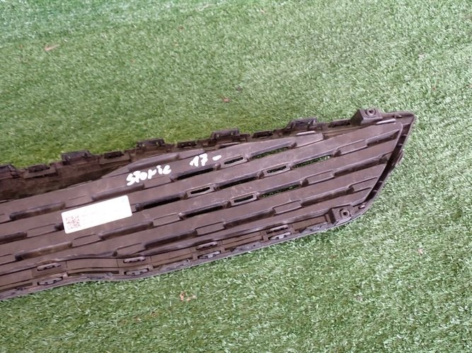 KIA STONIC 17- MRIEZKA LISTA 86351-H8400