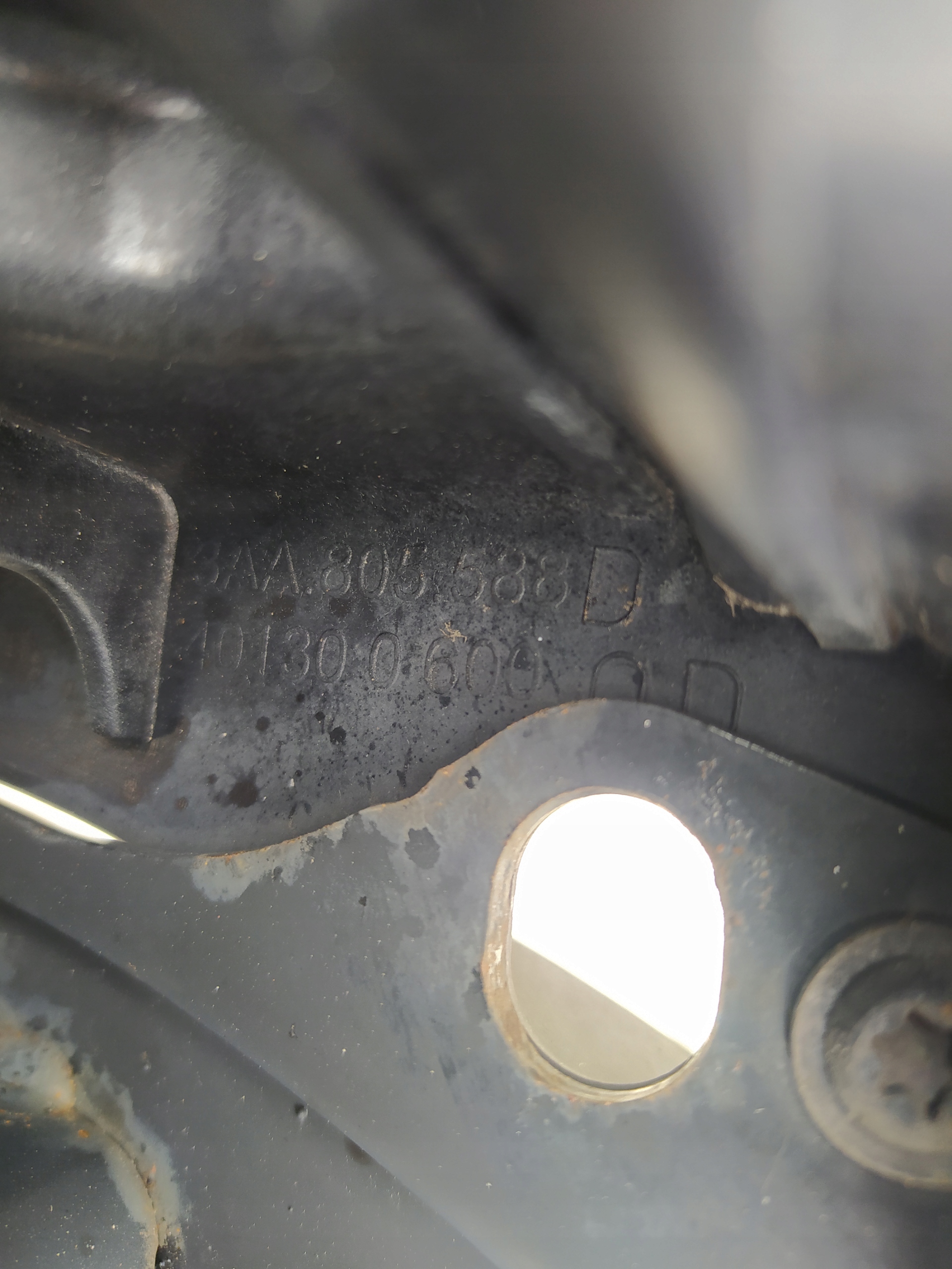 VW PASSAT B7 TDI PREDNÉ ČELO 3AA805588D