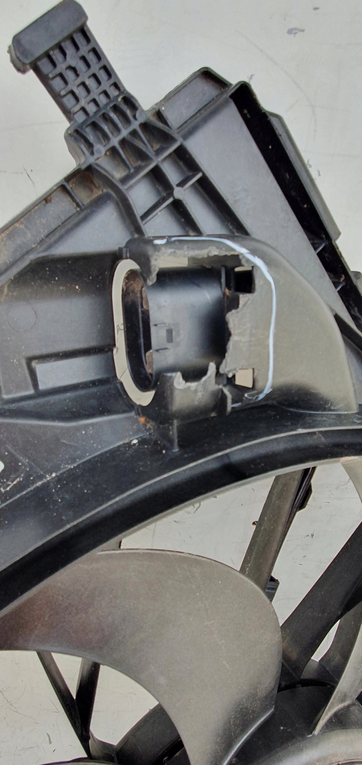 MERCEDES GLA W 247 W247 A2479060200 VENTILATOR