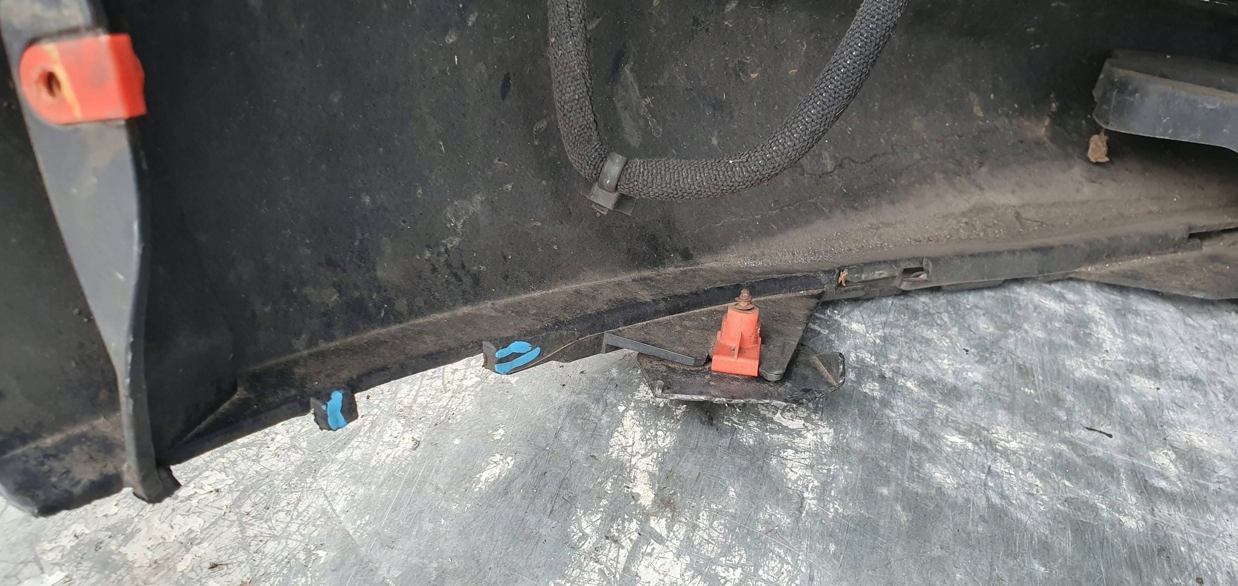 Opel Astra J LIFT PREDNÝ NÁRAZNÍK 13368660