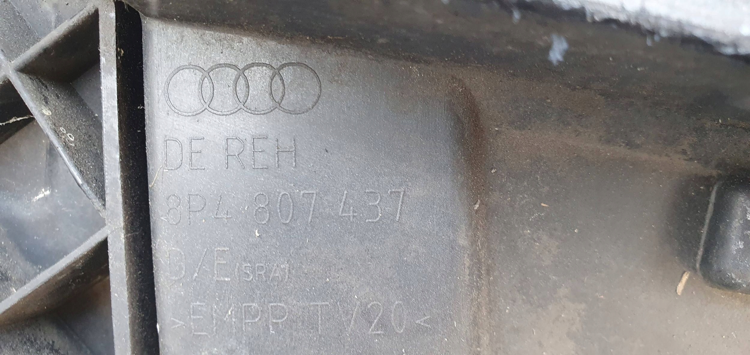 Audi A3 8P S-LINE S-LINE 05-07 PREDNÝ NÁRAZNÍK 8P4807437