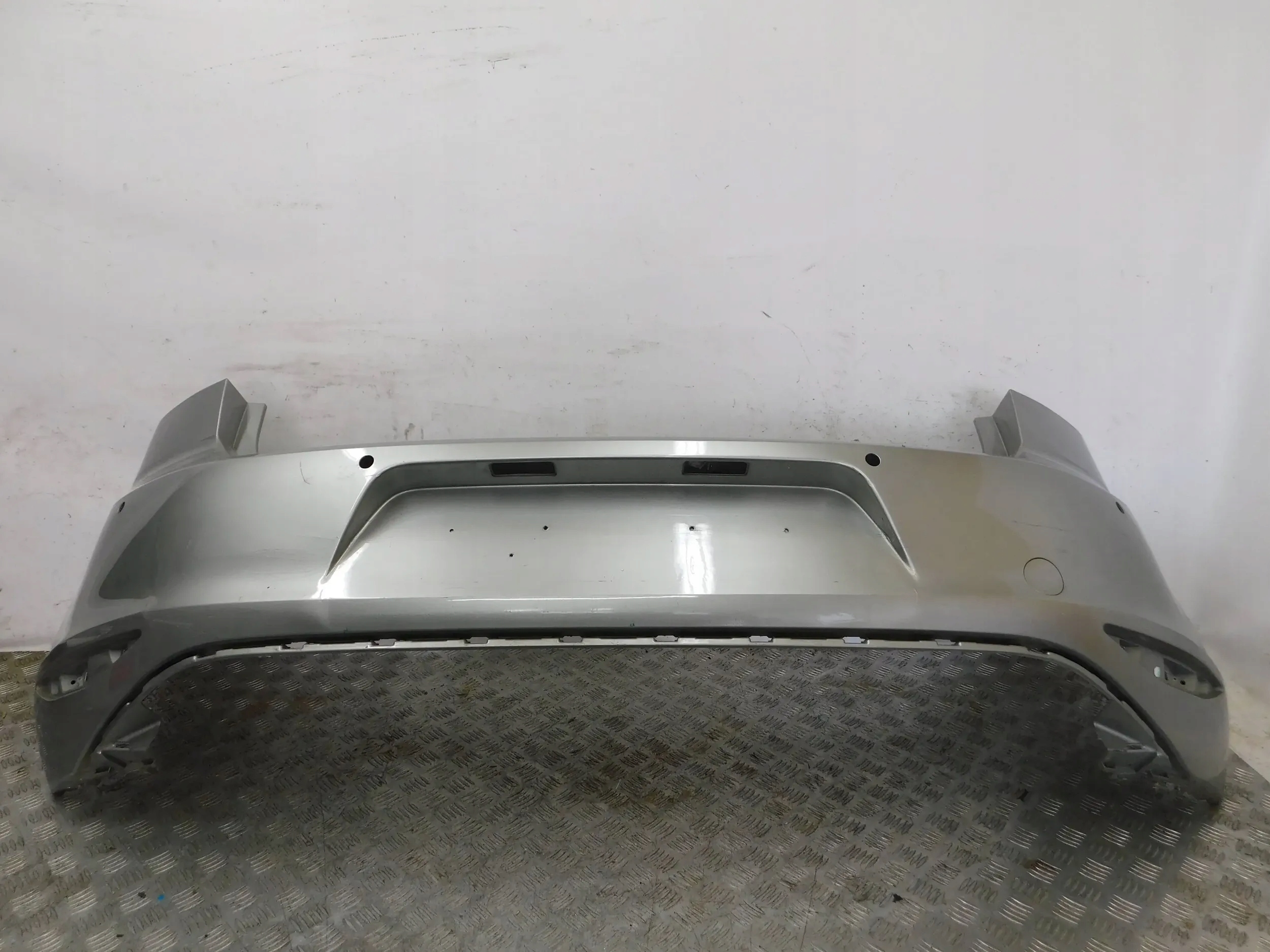 ZADNÝ NÁRAZNÍK VW GOLF VII 7 HB PDC