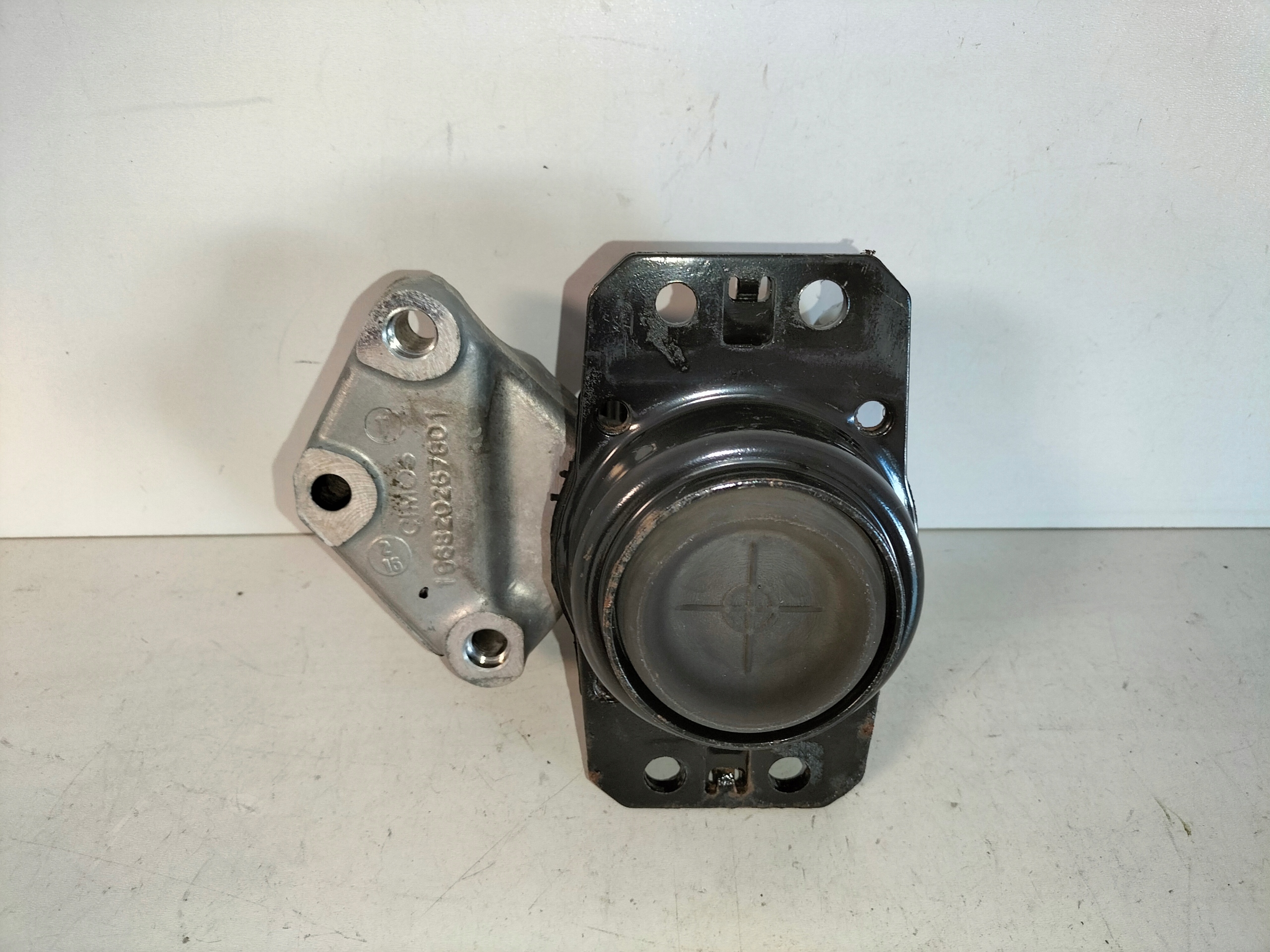 DRZIAK SILENBLOK MOTORA PRAVA CITROEN BERLINGO PARTNER II 08-