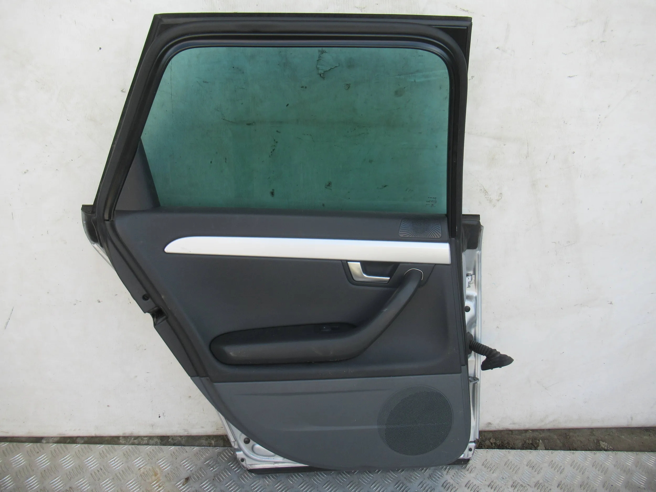 LAVE ZADNE DVERE SEAT EXEO KOMBI