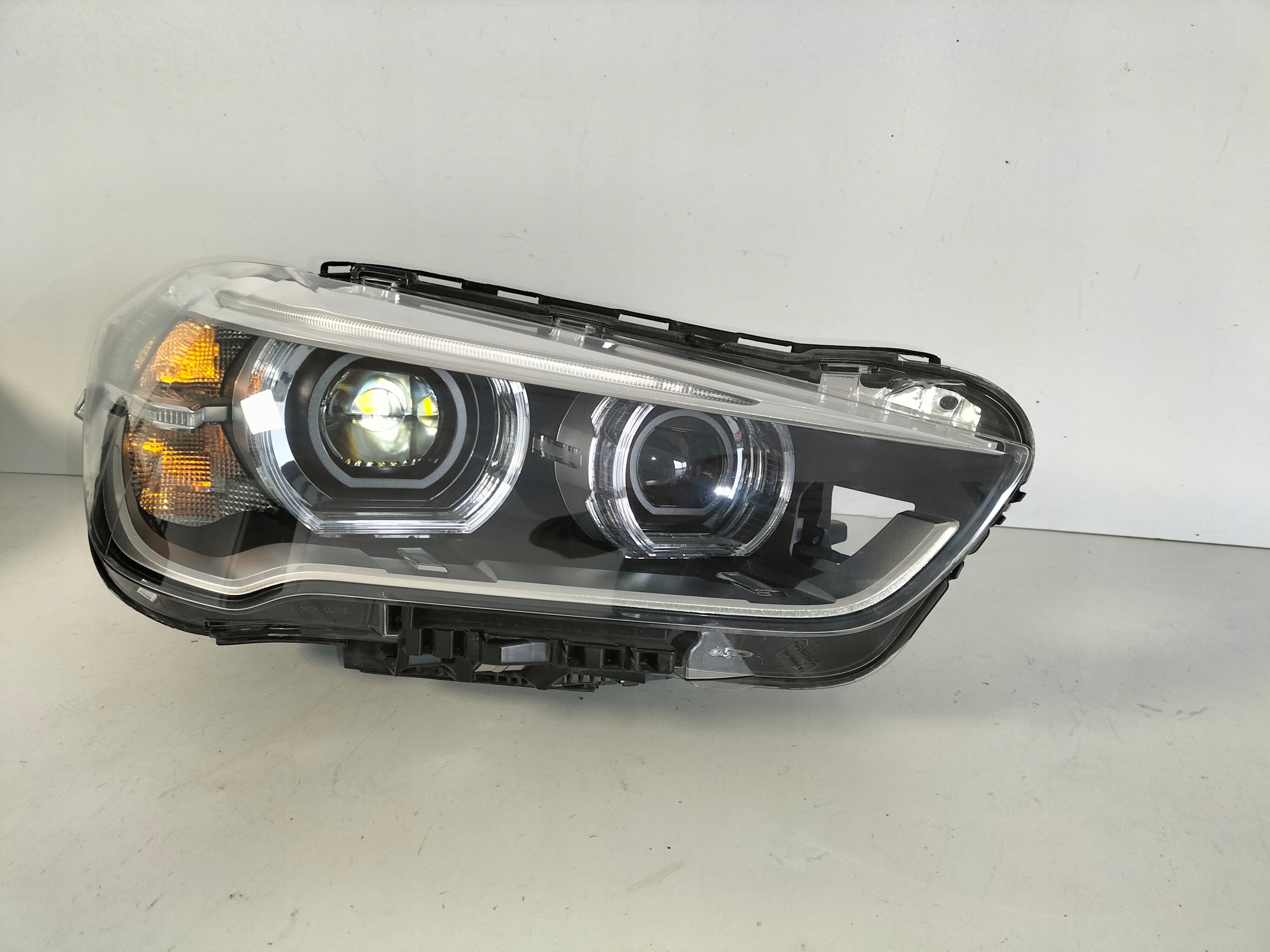 PREDNÉ SVETLO PREDNÝ SVETLOa BMW X1 F48 15-19 FULL LED