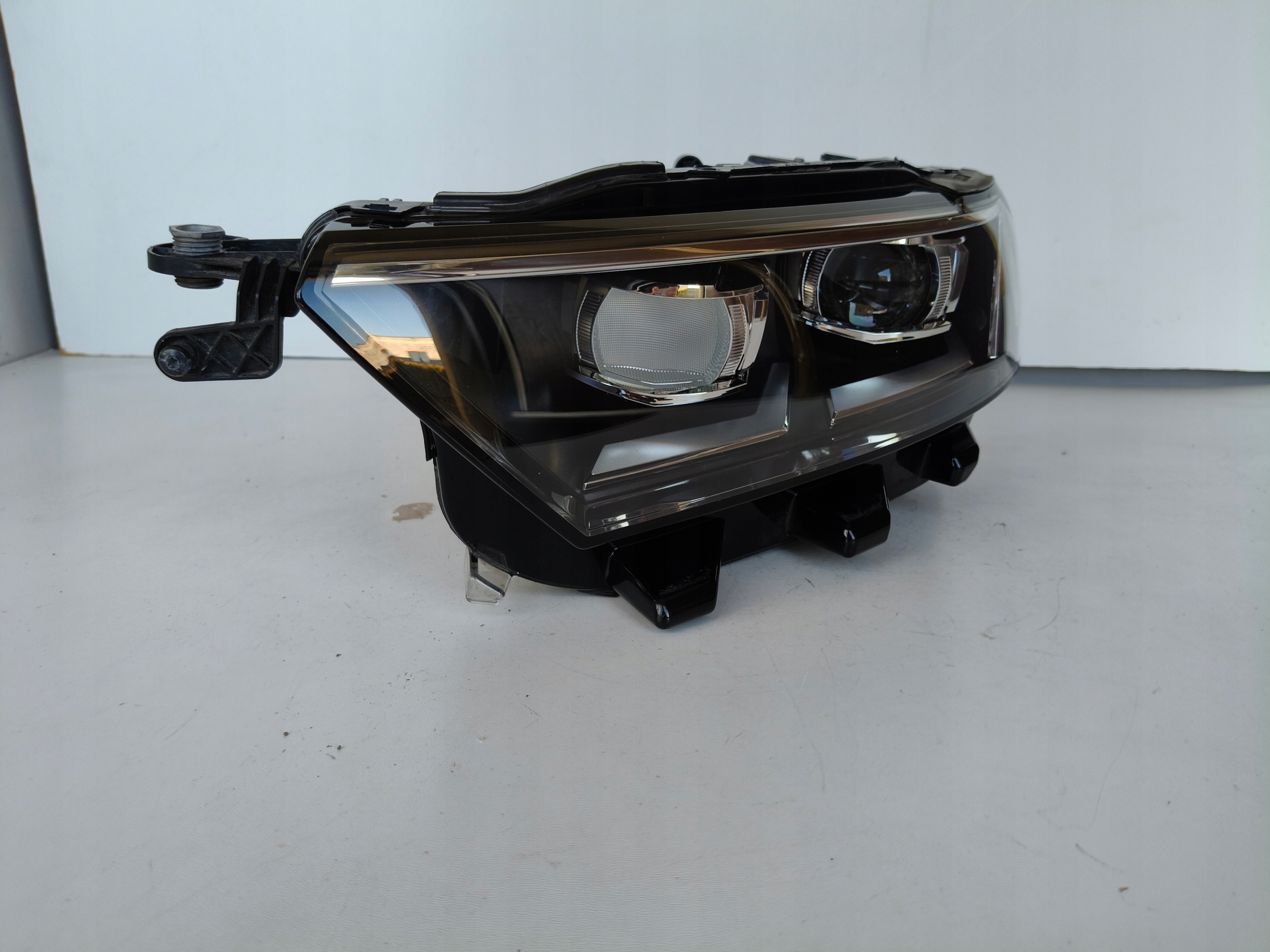 LAVE PREDNE SVETLO VW T-ROC 2GA 17- FULL LED