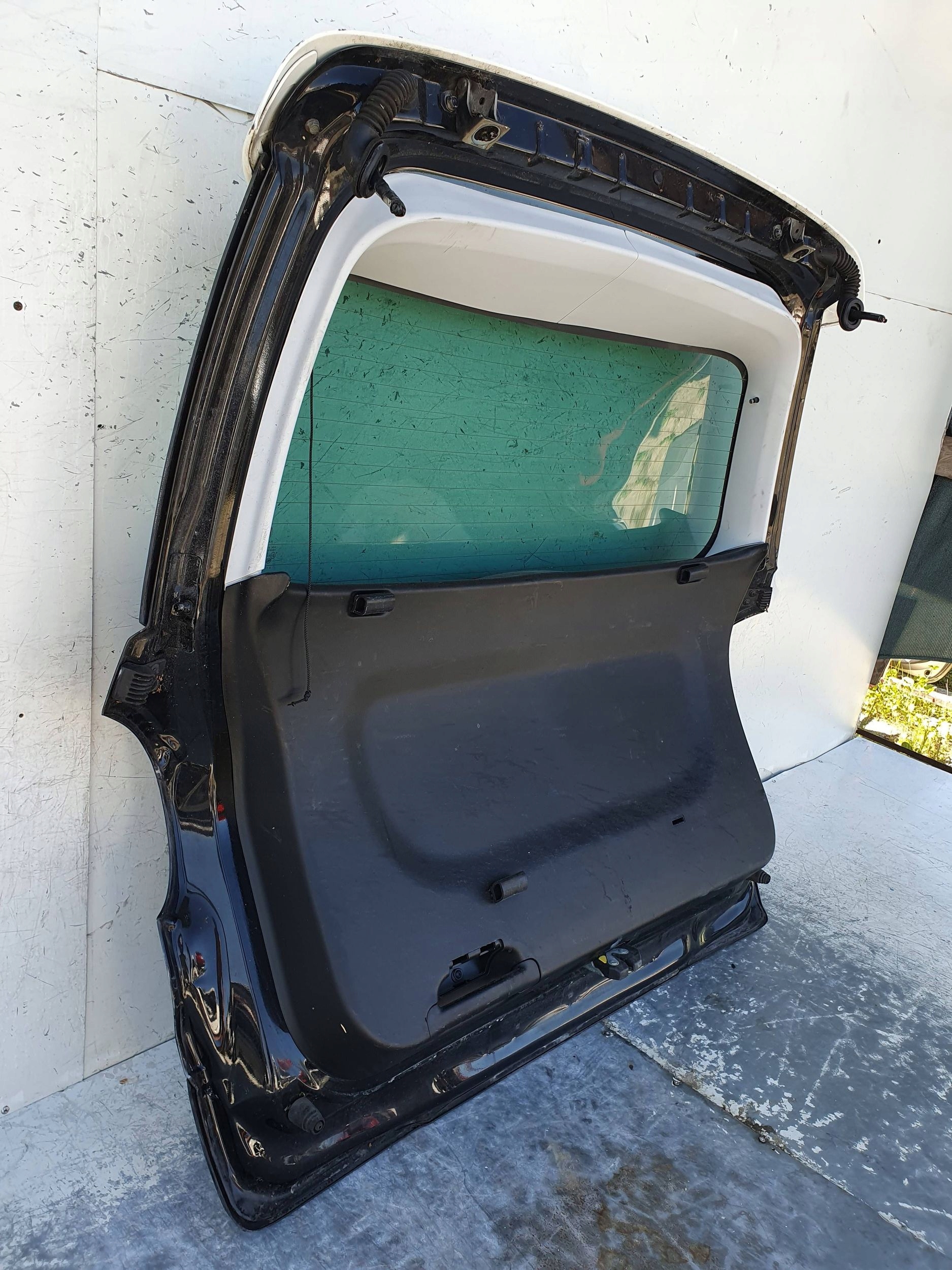 Fiat 500L ZADNA KAPOTA
