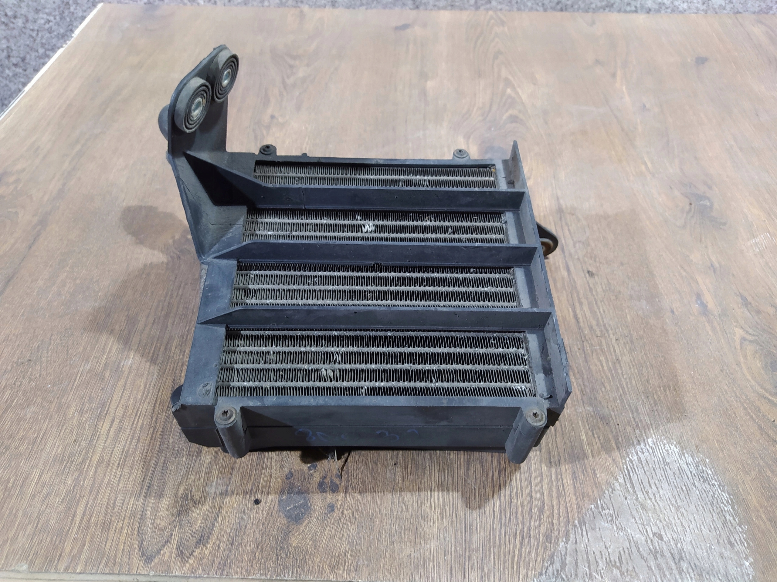 AUDI TT 8N 3.2 CHLADIC VODY 8n0121261