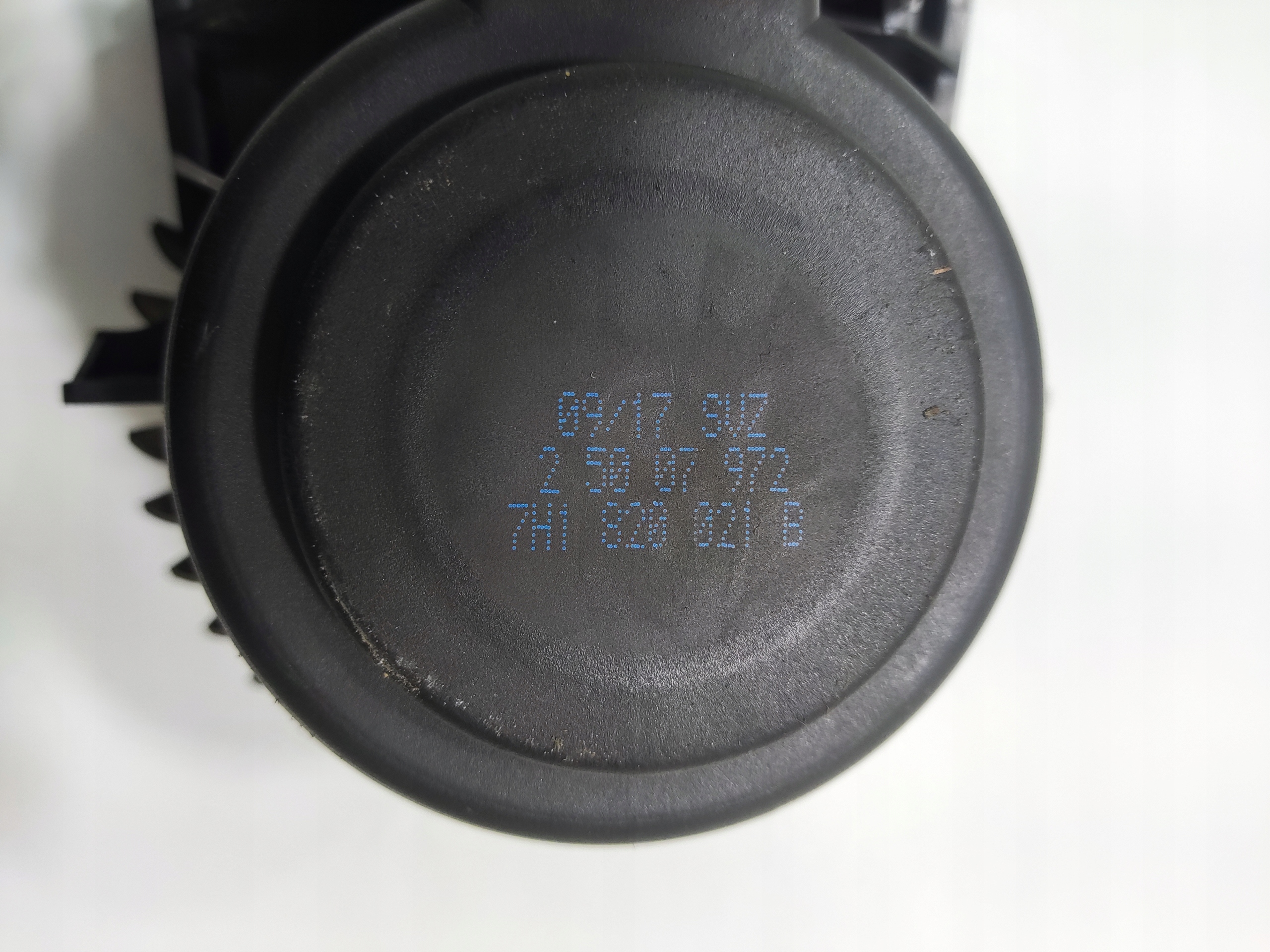 VENTILÁTOR MOTORČEK KÚRENIA VOLKSWAGEN T5 7H1820021B 2003-2009 EUROPA