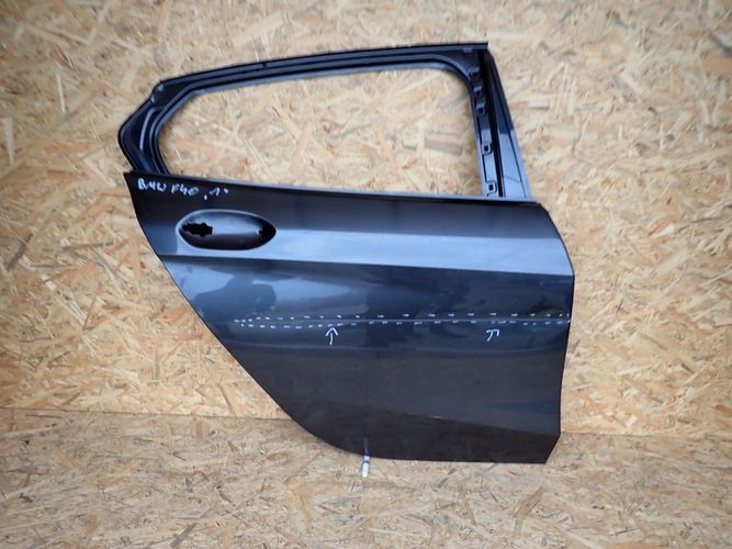 BMW F40 1 PRAVE ZADNE DVERE