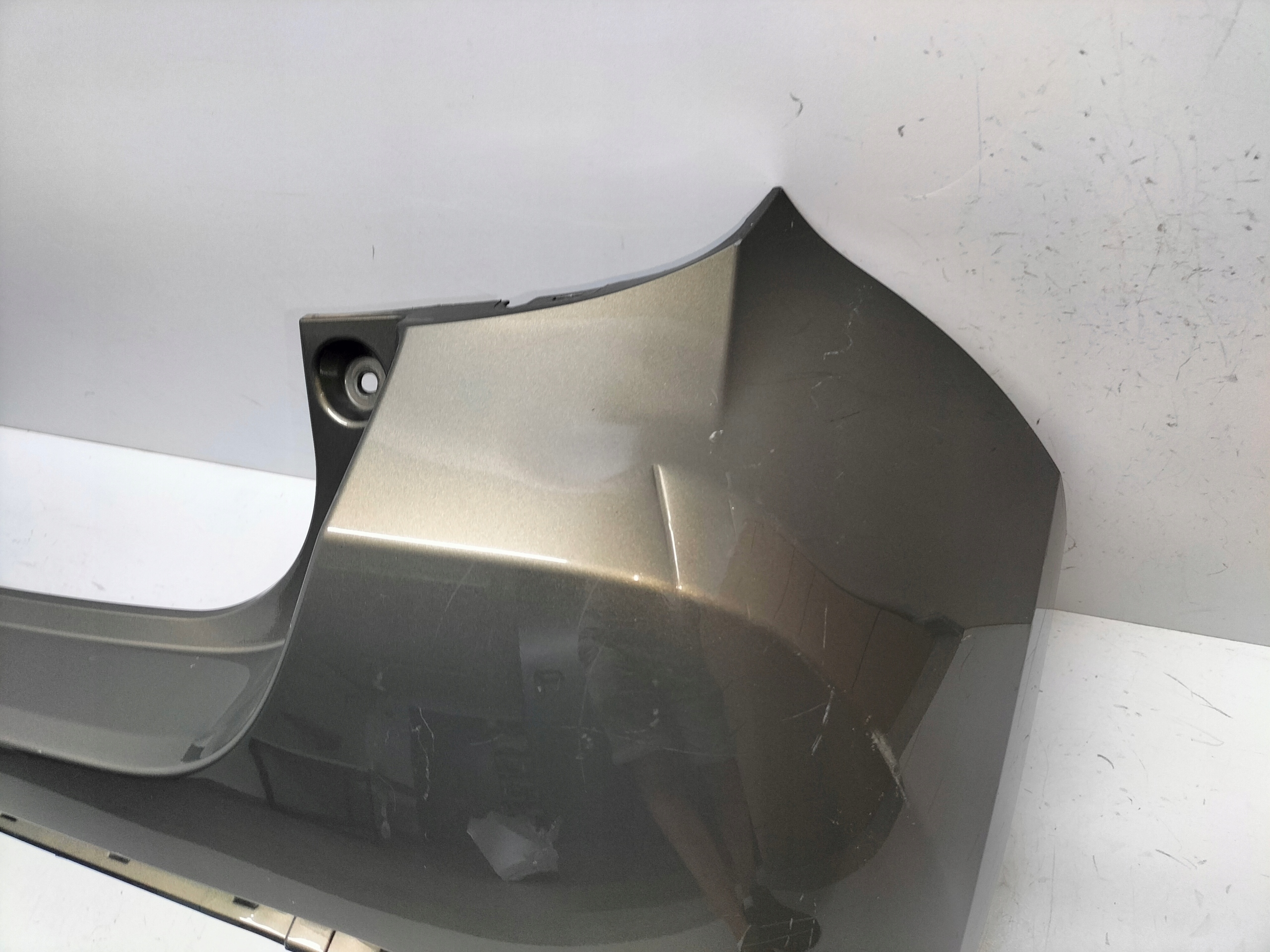 ZADNÝ NÁRAZNÍK TOYOTA YARIS IV 20-