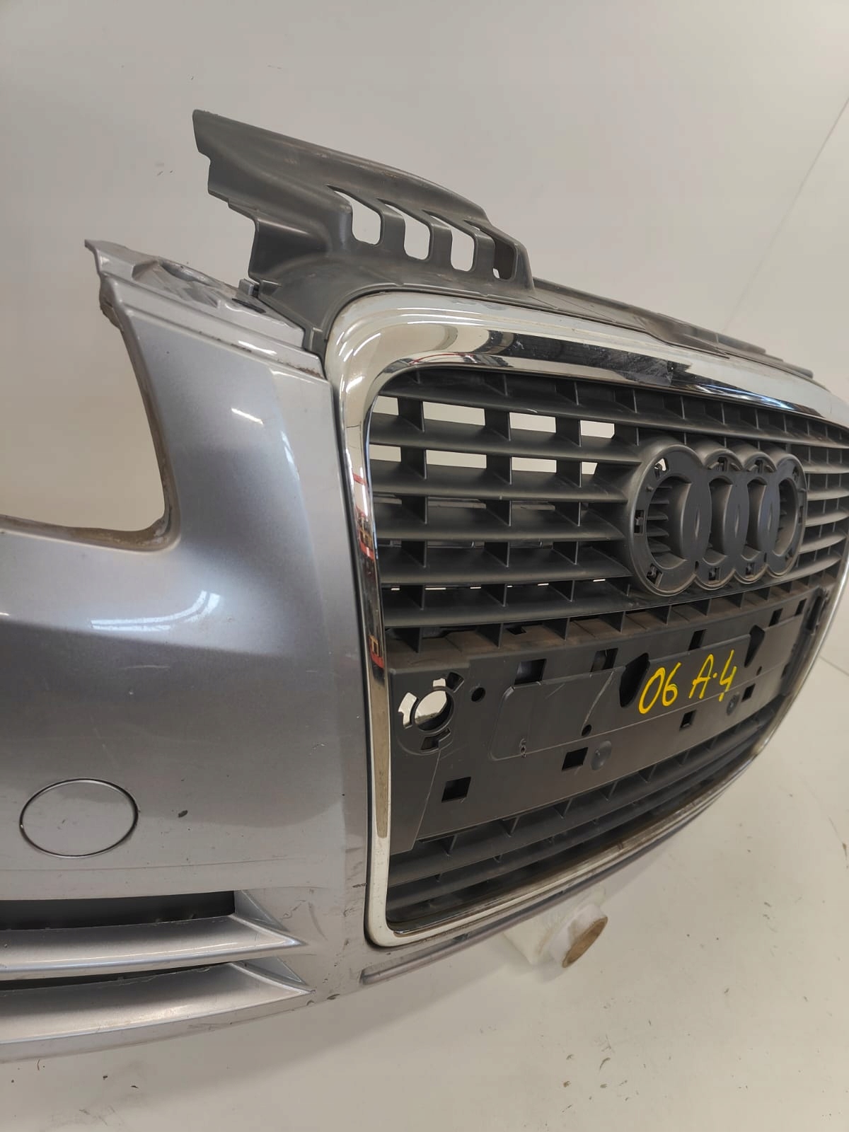Audi a4 b7 05-08 PREDNÝ NÁRAZNÍK