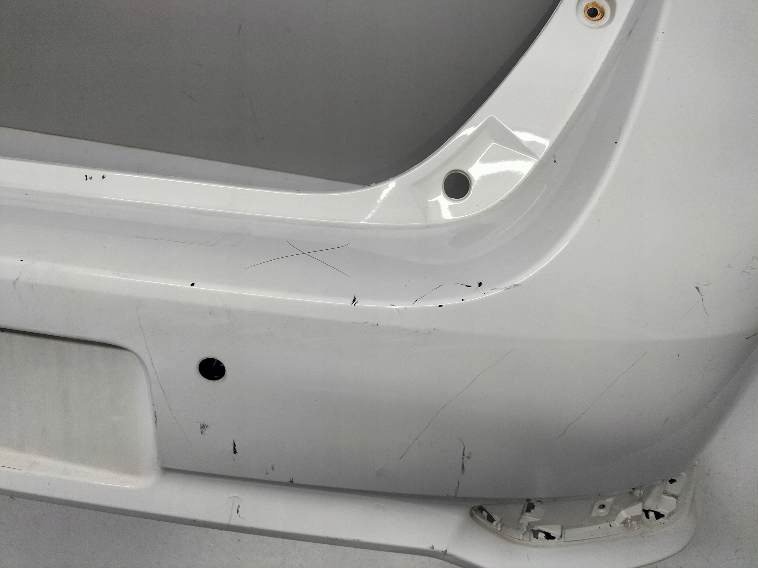 ZADNÝ NÁRAZNÍK TOYOTA AURIS II LIFT 15-18 HB
