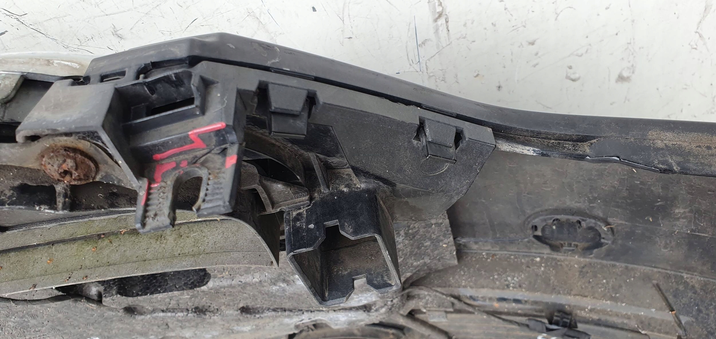 AUDI A4 B8 8K LIFT PDC PREDNÝ NÁRAZNÍK