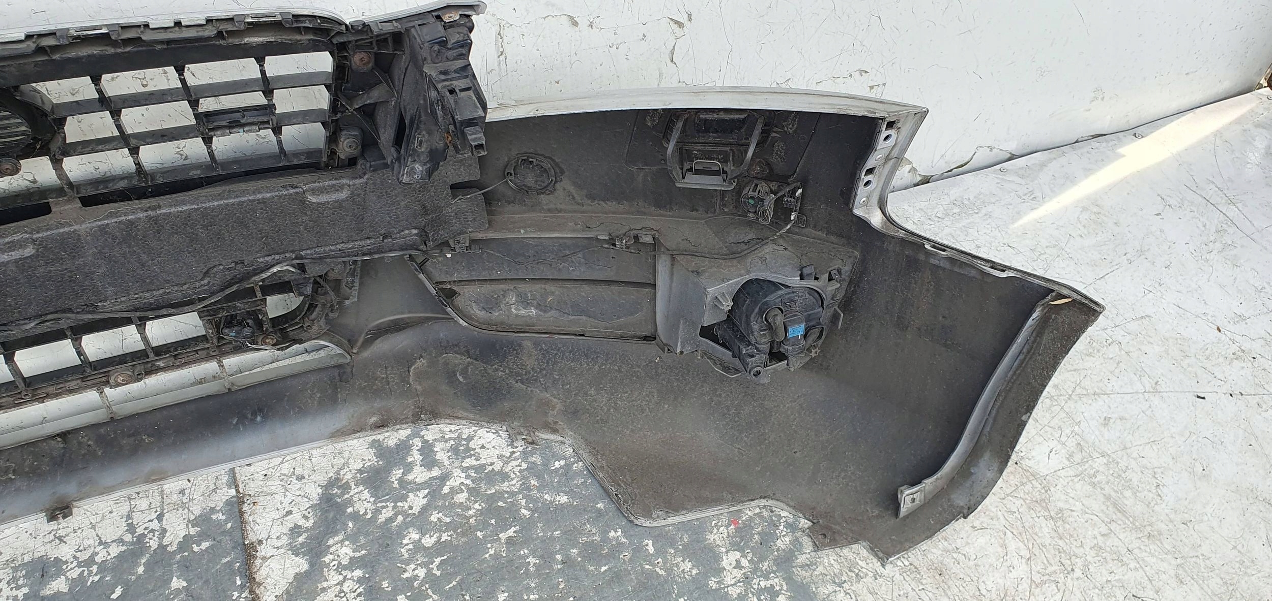 Audi A5 8T XENON PDC PREDNÝ NÁRAZNÍK