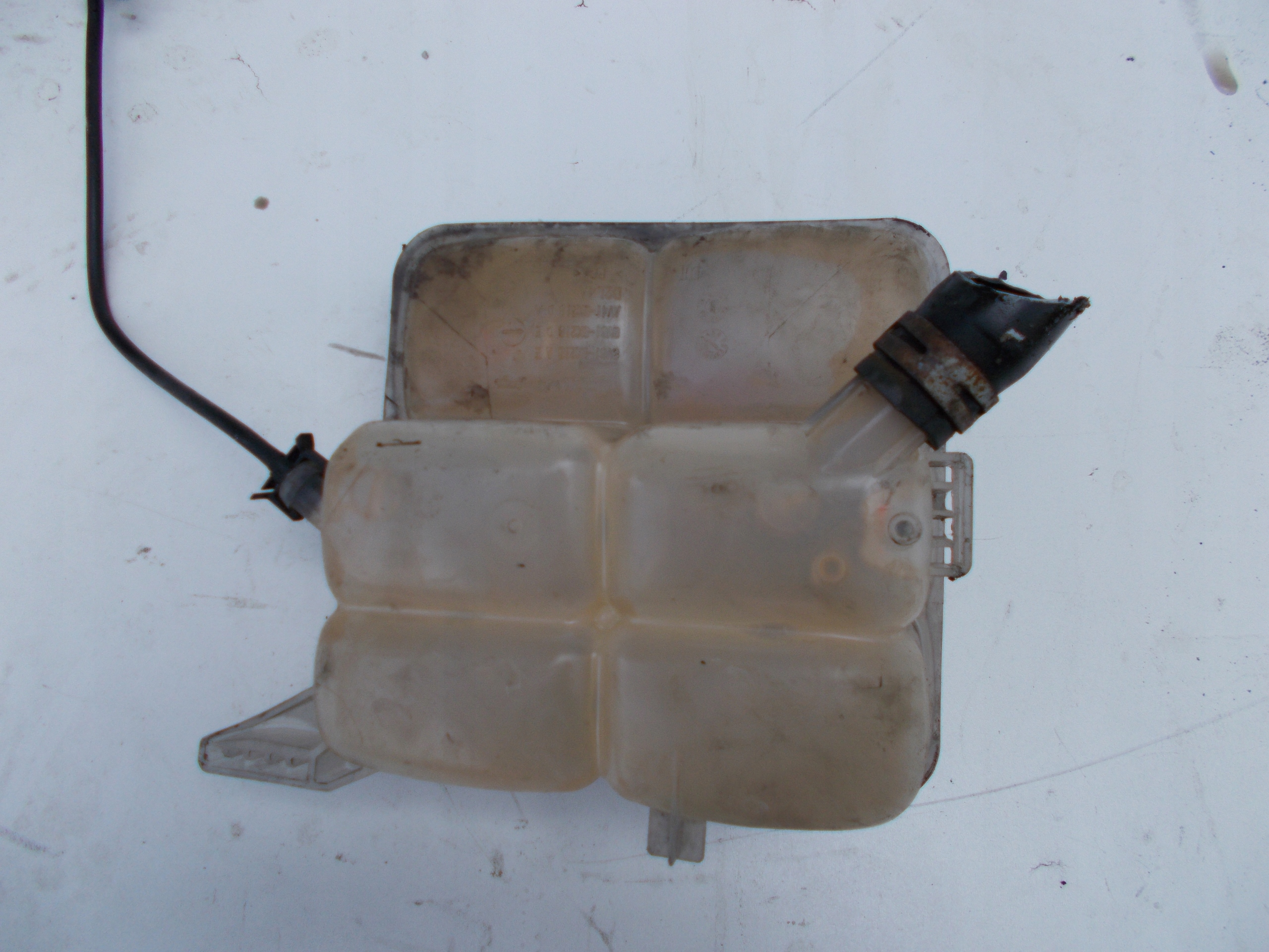 VYROVNÁVACIA NÁDOBKA FORD CONNECT MK2 1.6TDCI