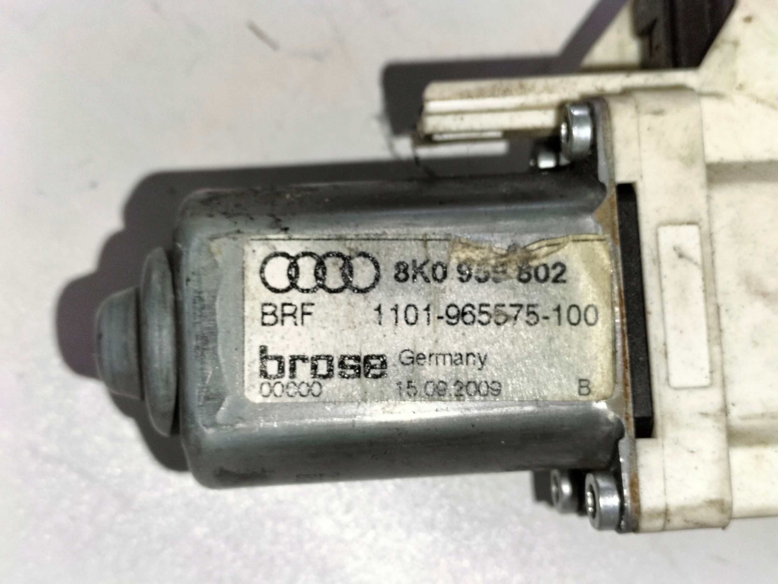 SŤAHOVANIE OKNA ĽAVÝCH ZADNÝCH DVERÍ AUDI A5 8T 07-