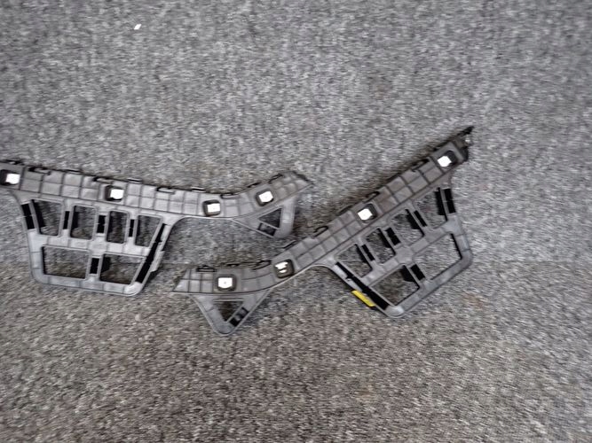 KIA CEED III KOMBI 18- DRŽIAKY NÁRAZNÍKA kpl 86616-j7300