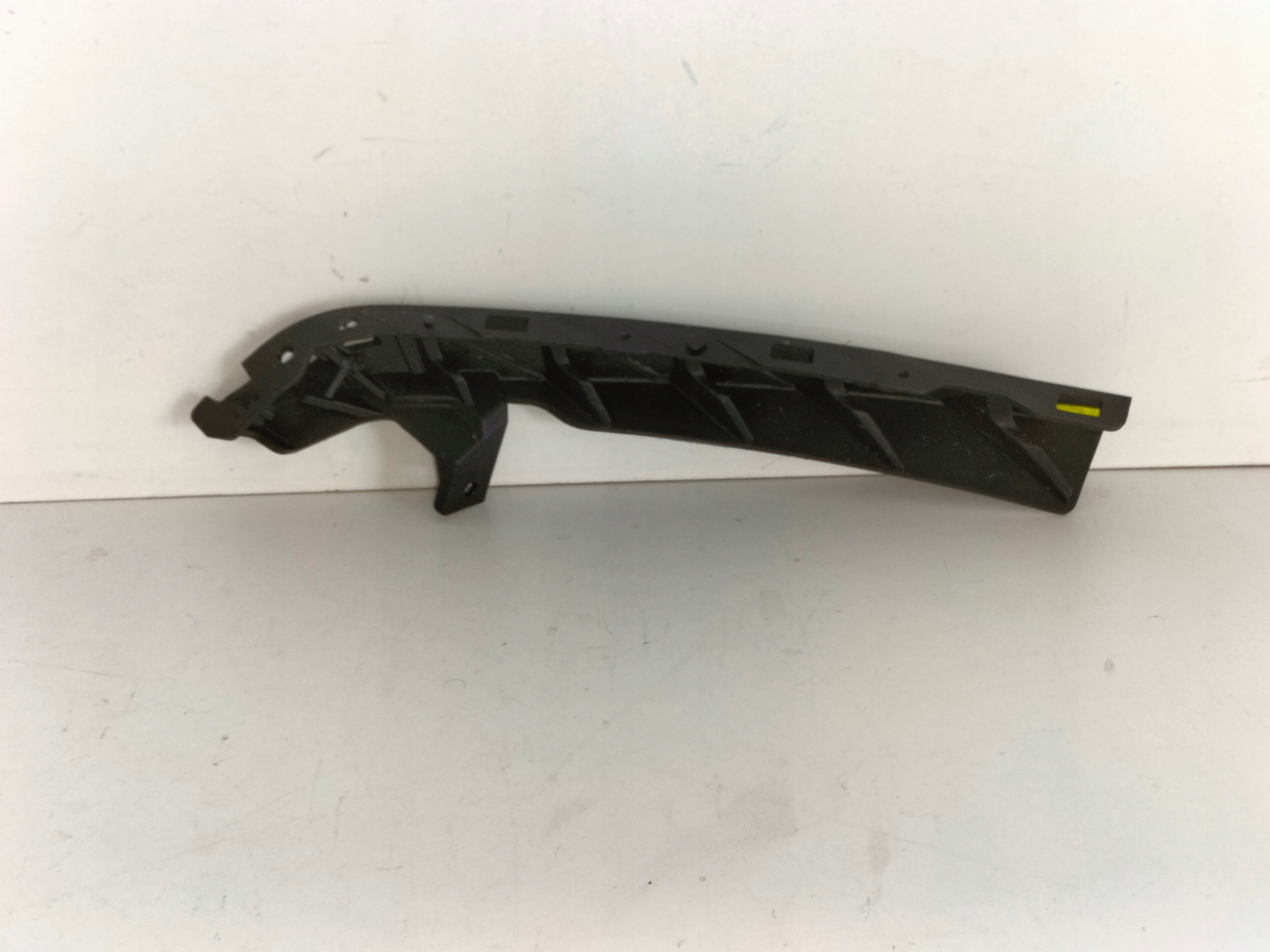 PRAVÝ DRŽIAK PREDNÉHO NÁRAZNÍKA HYUNDAI TUCSON 4 IV LIFT 24- N-LINE