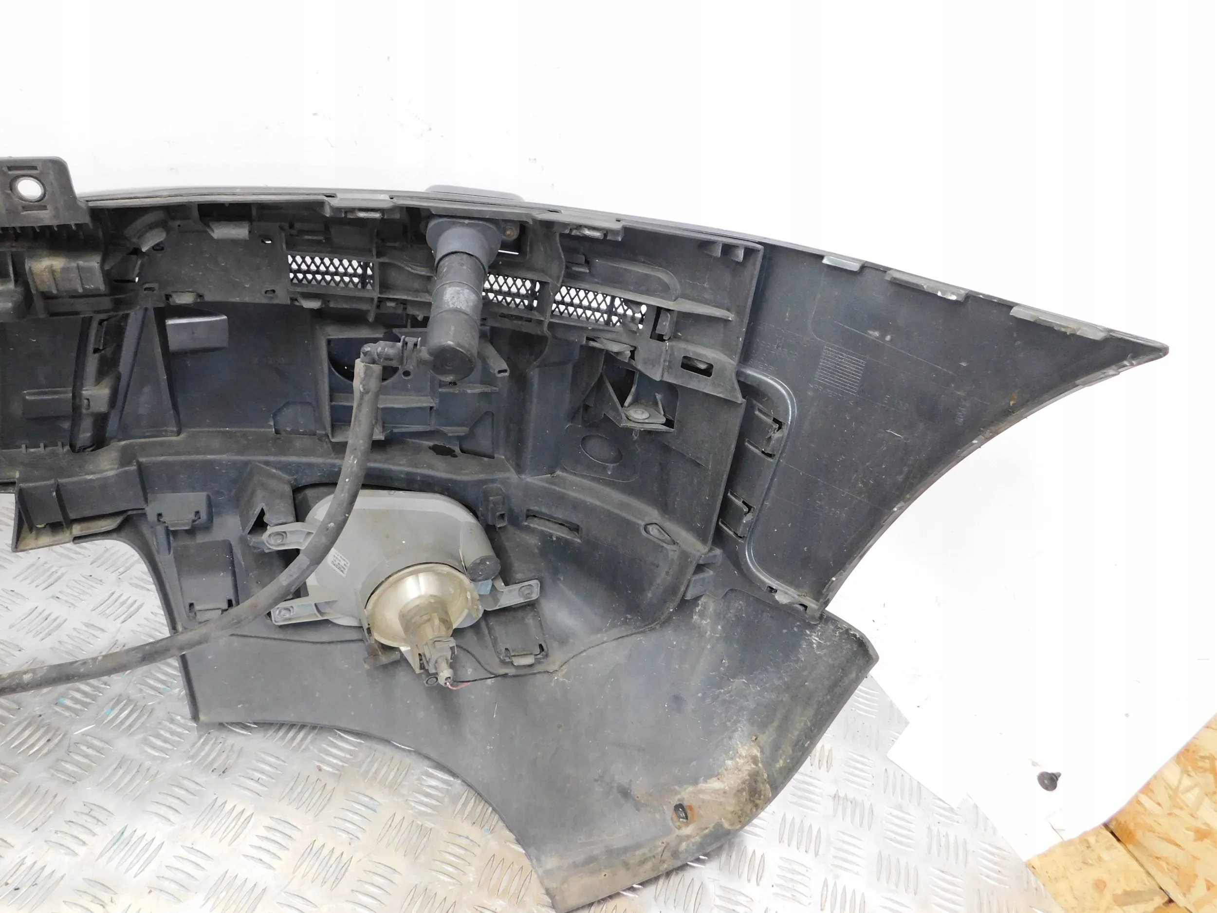 PREDNÝ NÁRAZNÍK VOLVO XC90