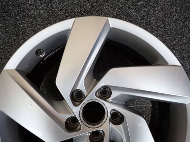 VW GOLF VIII 7,5Jx17 ET51 5×112 HLINIKOVY DISK ELEKTRON