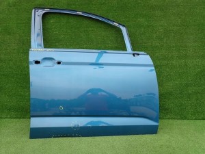 VW TOURAN 15- PRAVE PREDNE DVERE VW TOURAN 15- PRAVE PREDNE DVERE