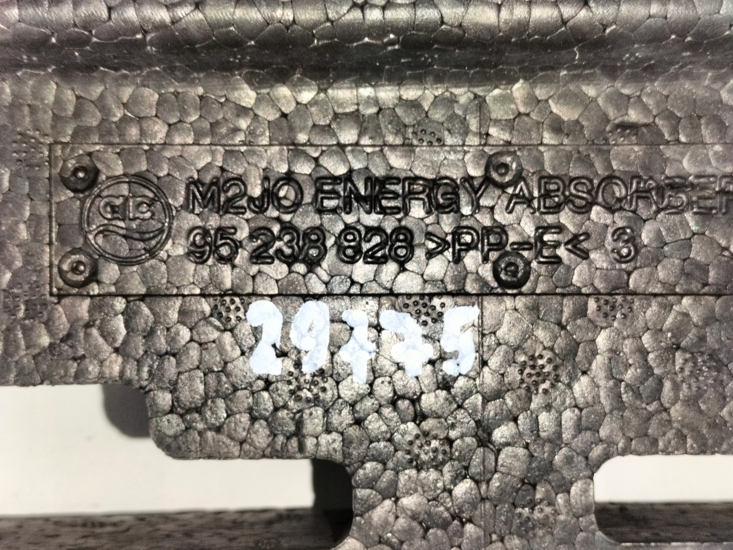 ABSORBER VÝSTUHA PREDNÉHO NÁRAZNÍKA OPEL KARL 15-