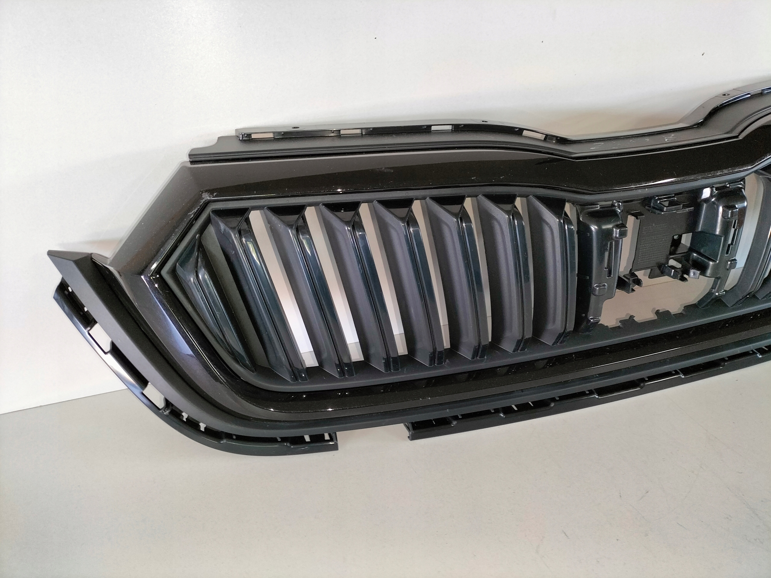 MRIEZKA LISTA SKODA OCTAVIA 4 IV 19-