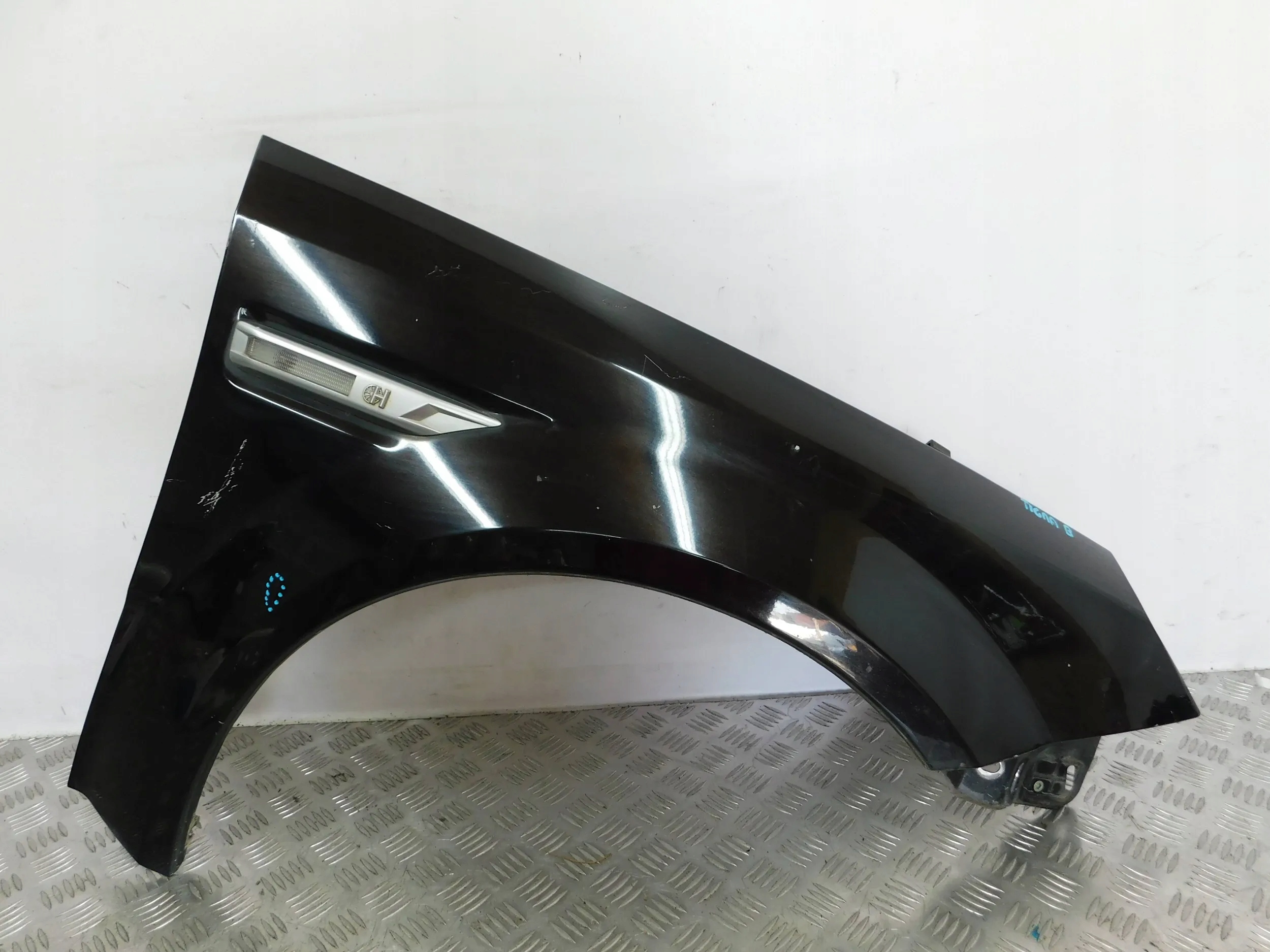 BLATNIK PREDNÝ PRAVY OPEL TIGRA B